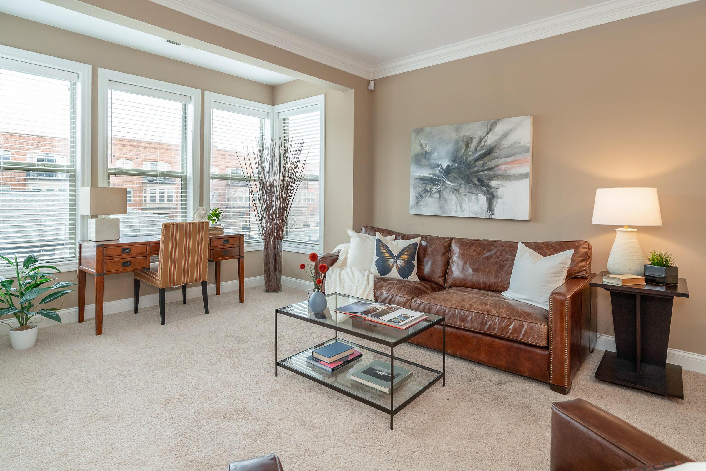 925 Ingleside Avenue, 207