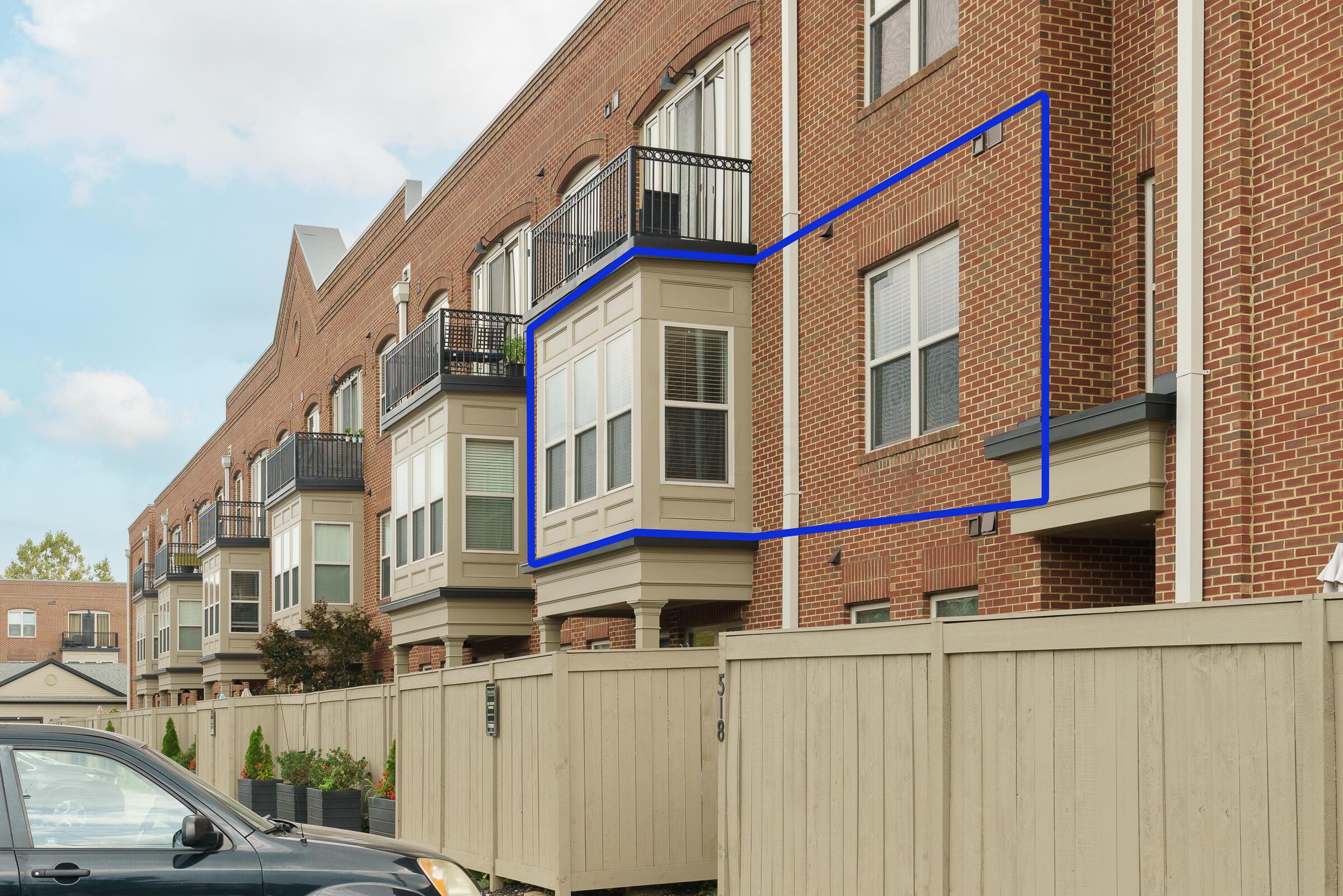 925 Ingleside Avenue, 207