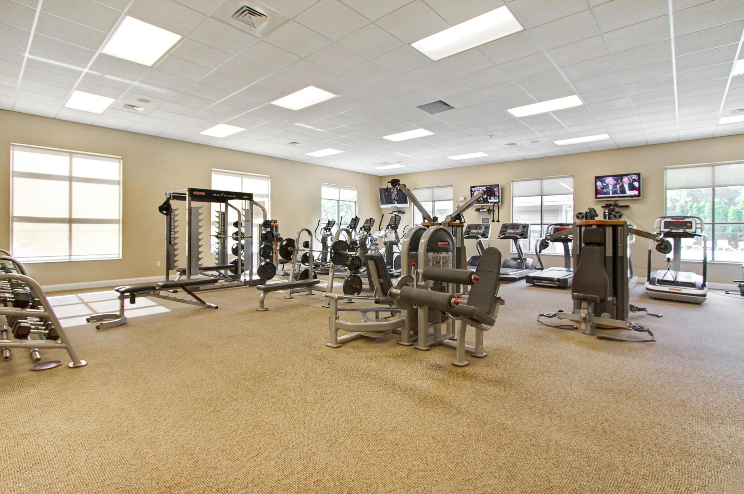 925 Ingleside Avenue, 207