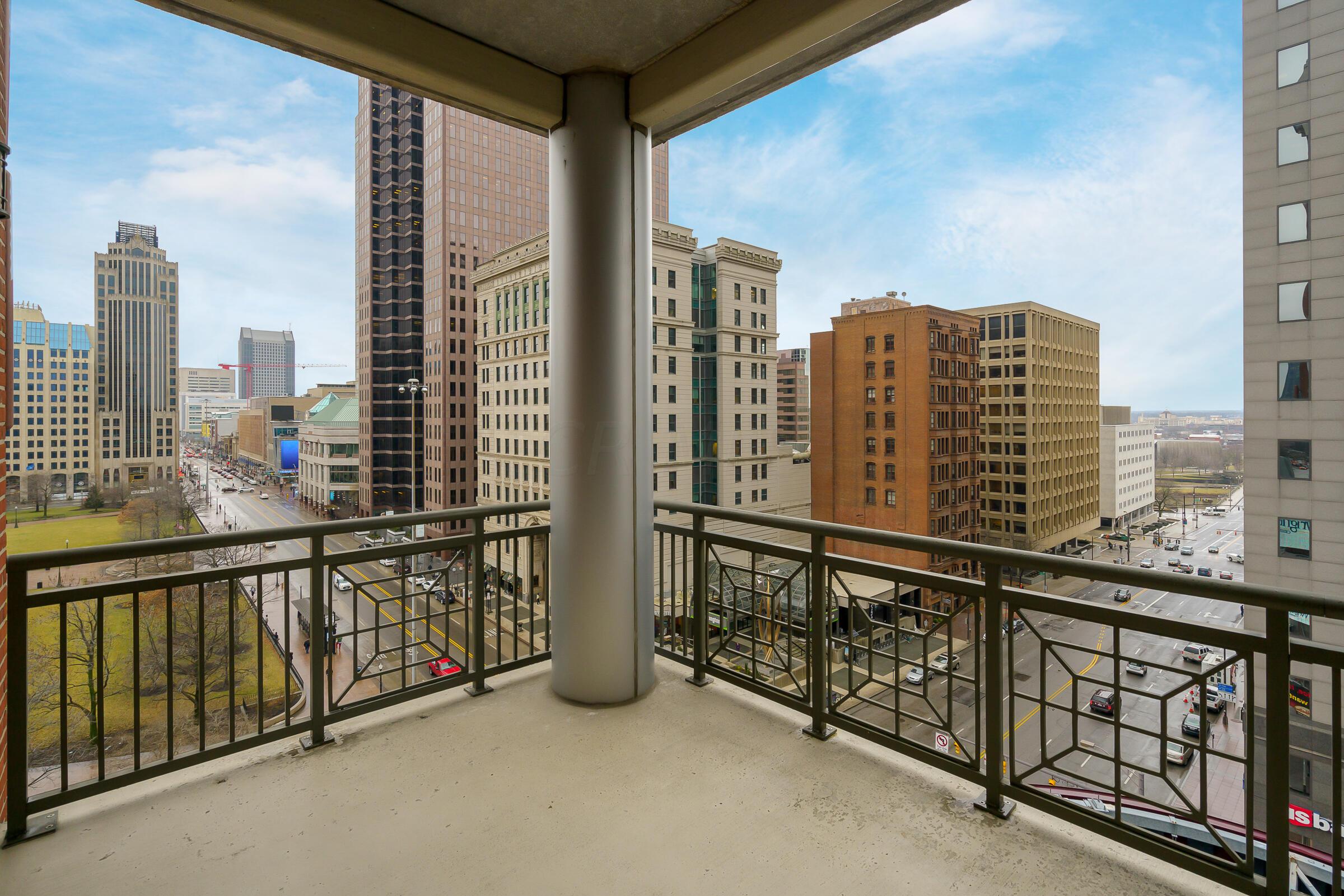 8 E Broad Street, 801