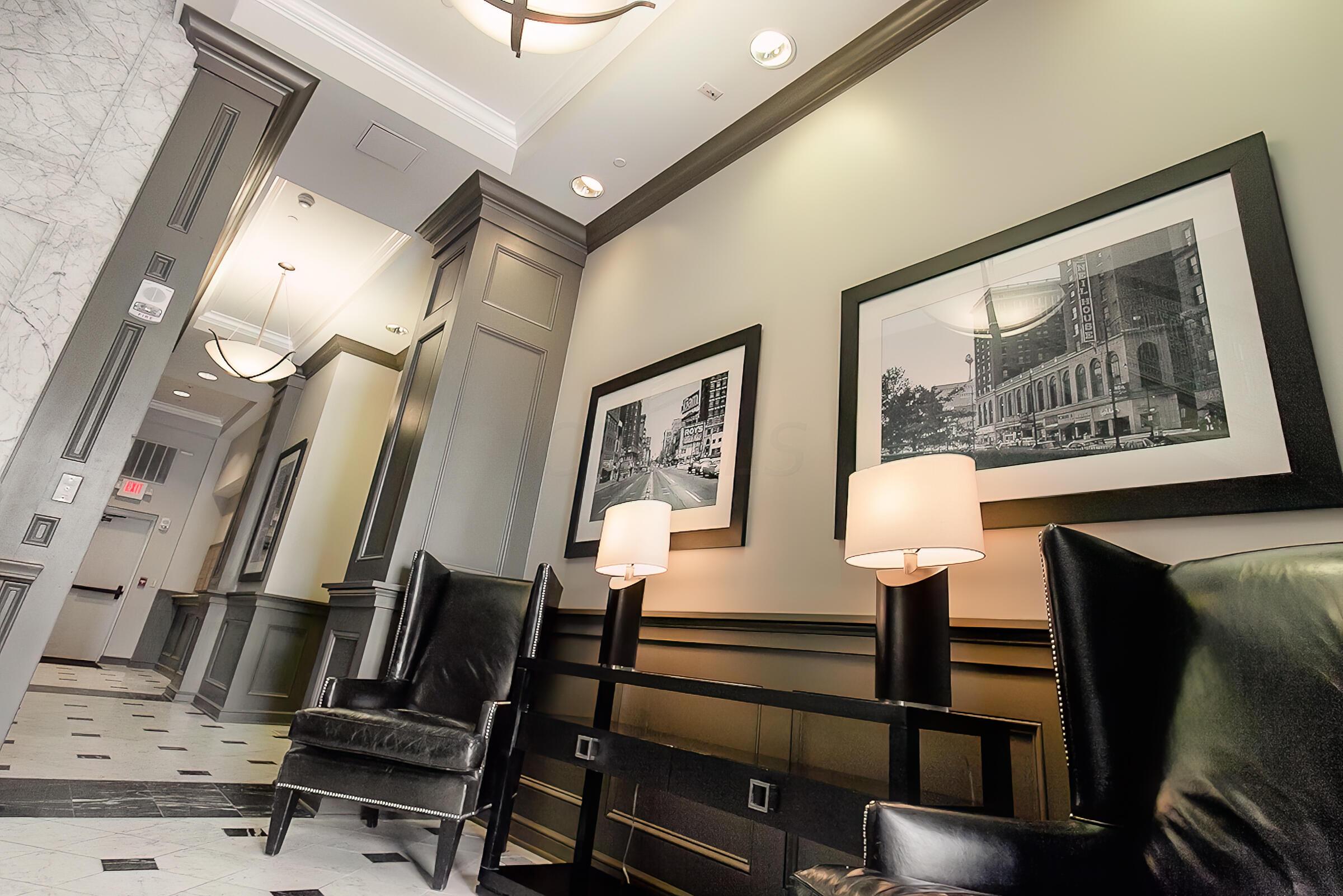 8 E Broad Street, 801