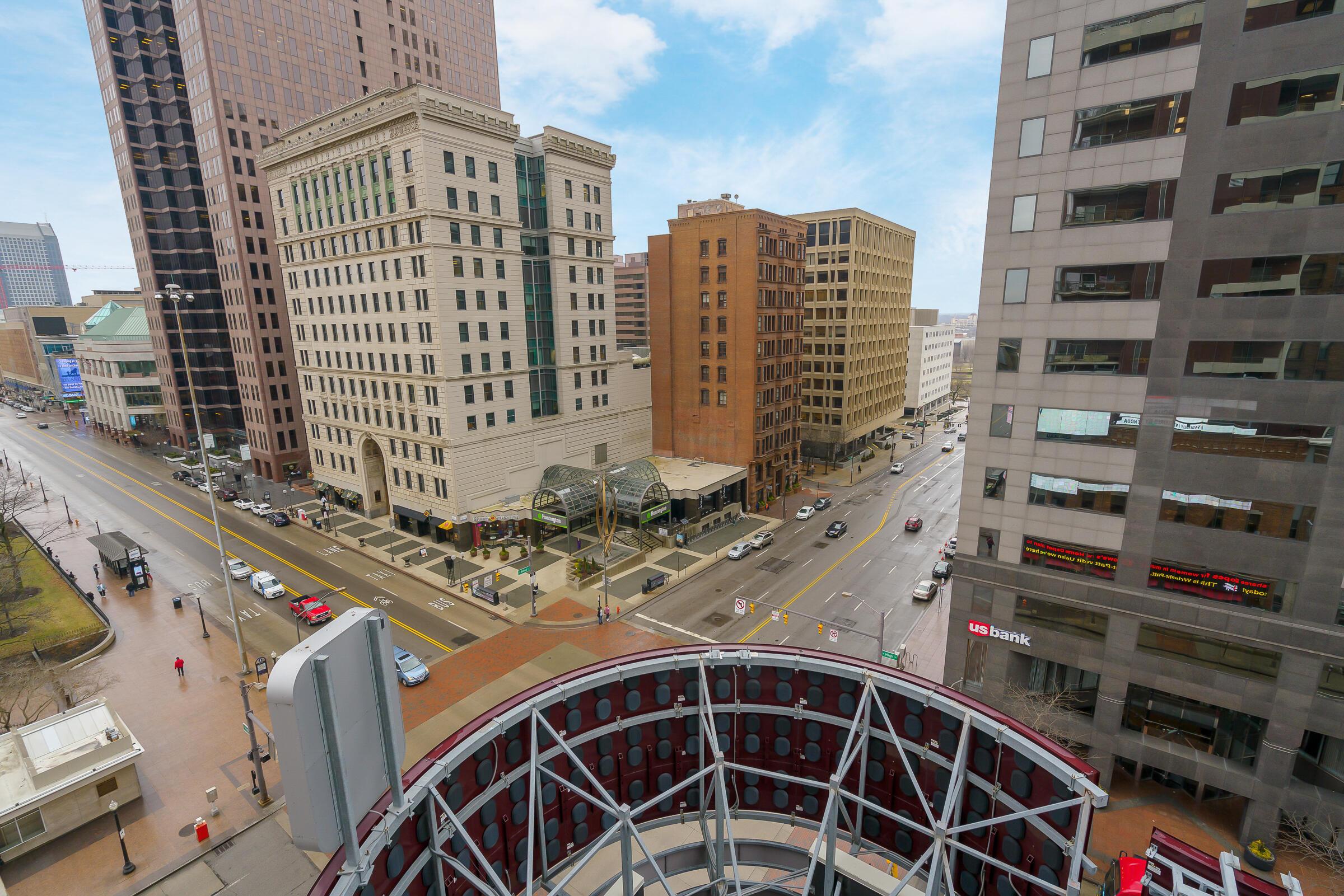 8 E Broad Street, 801