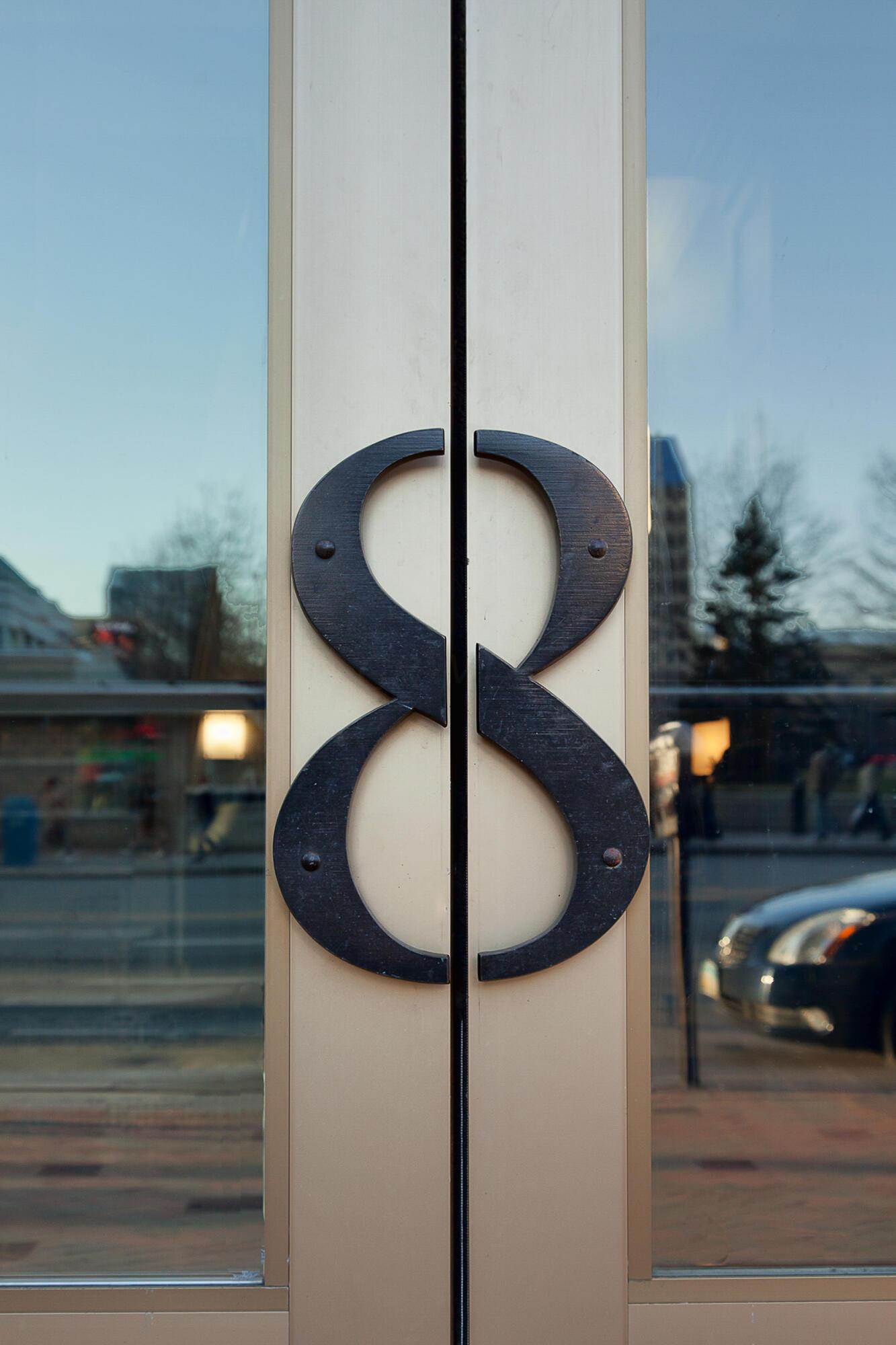 8 E Broad Street, 801