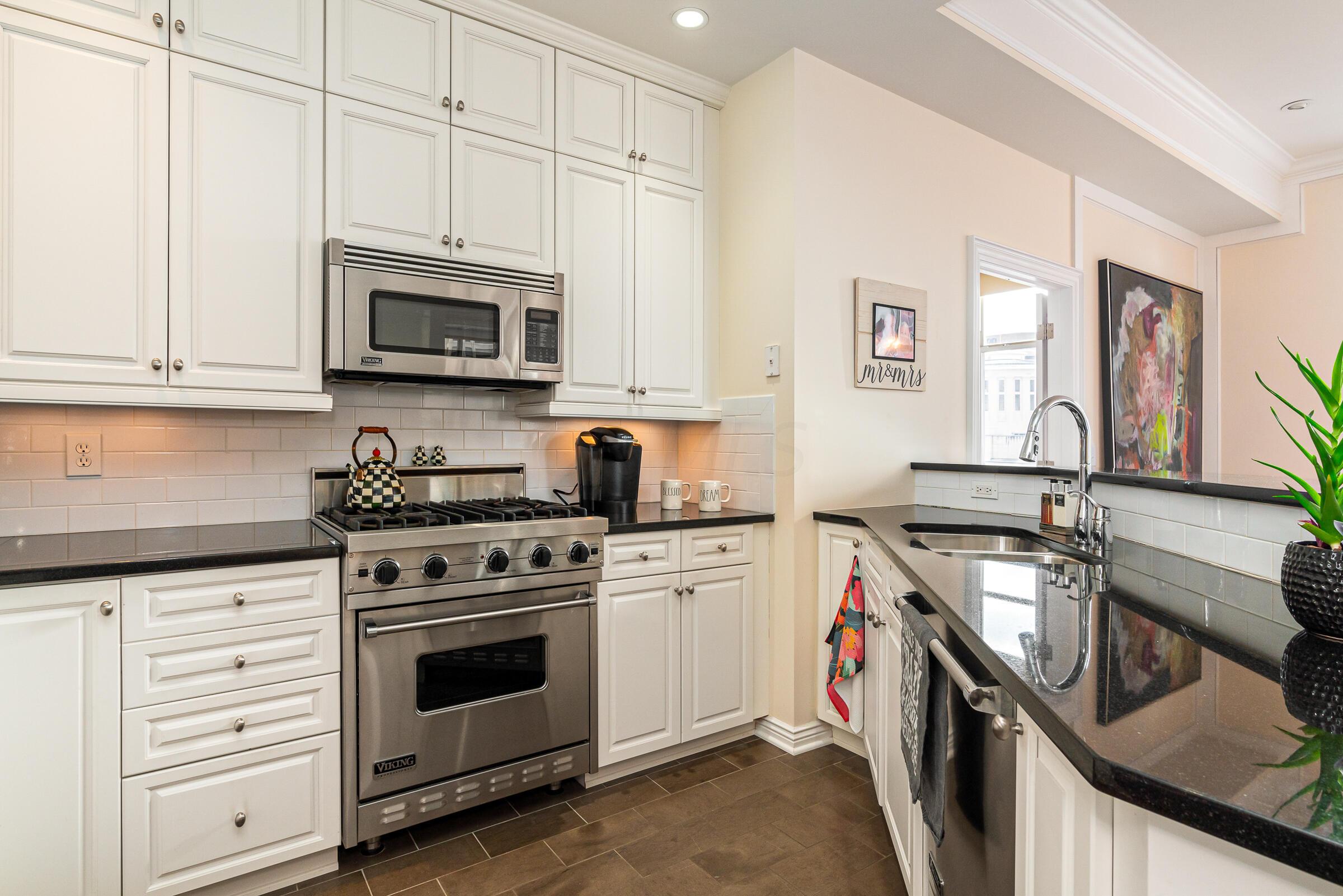 8 E Broad Street, 801