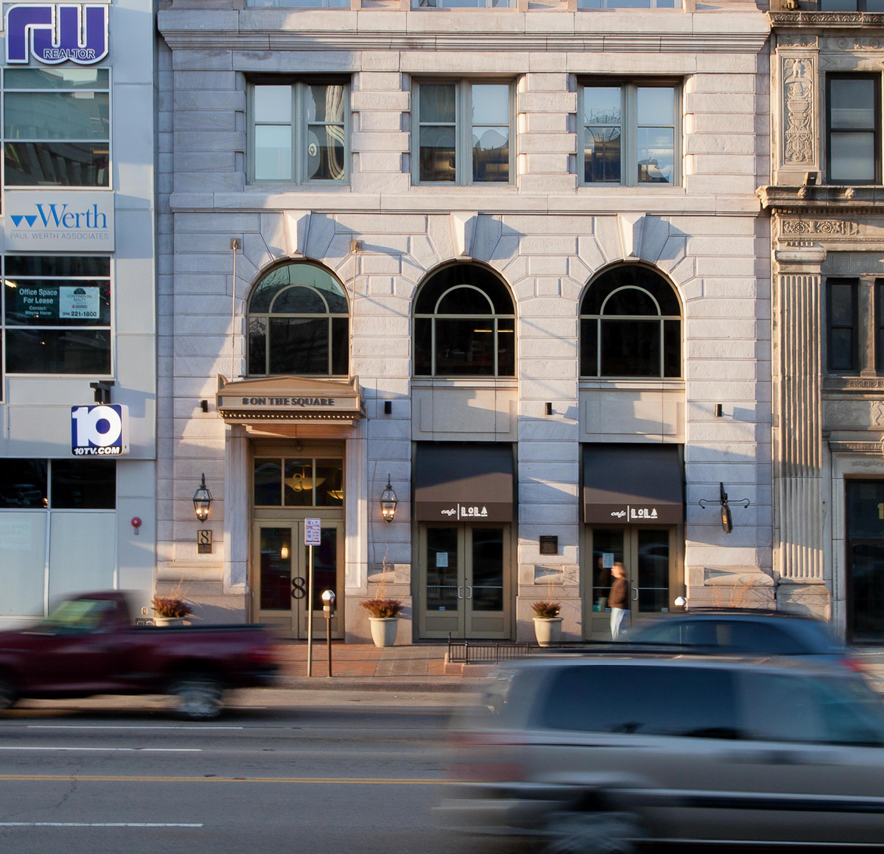 8 E Broad Street, 801