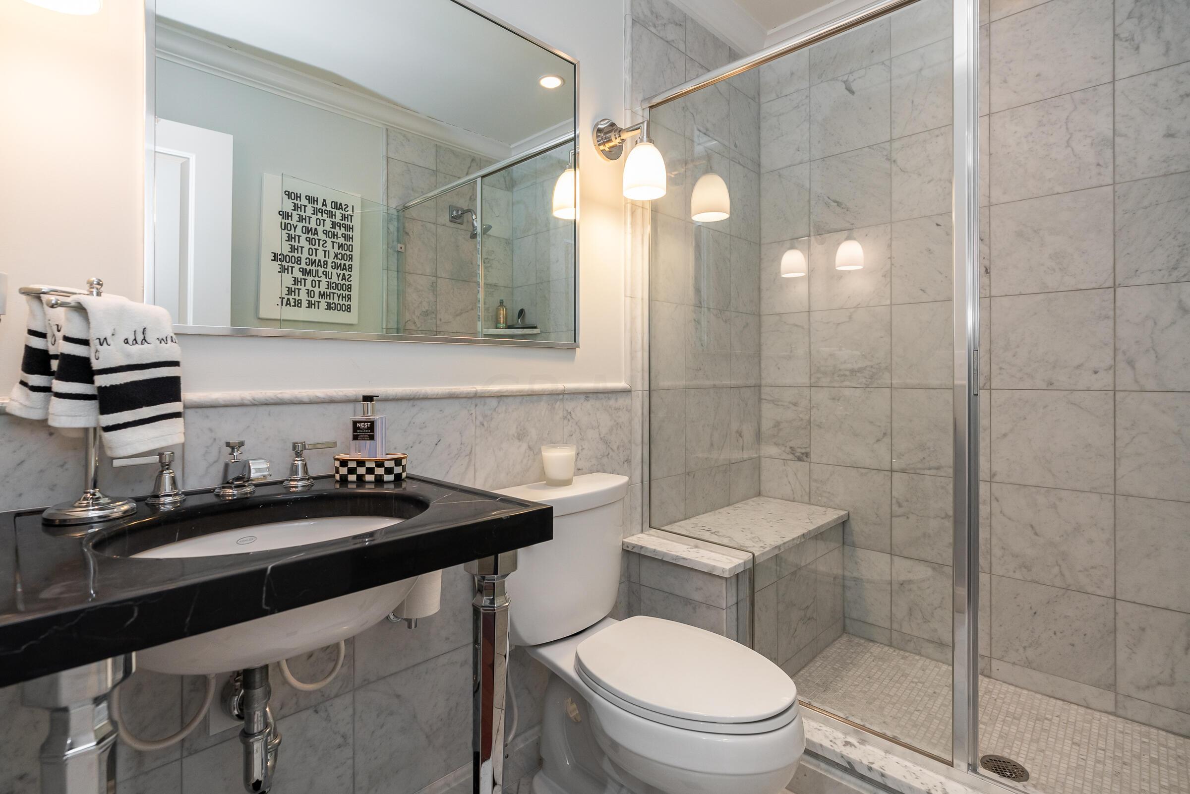 8 E Broad Street, 801