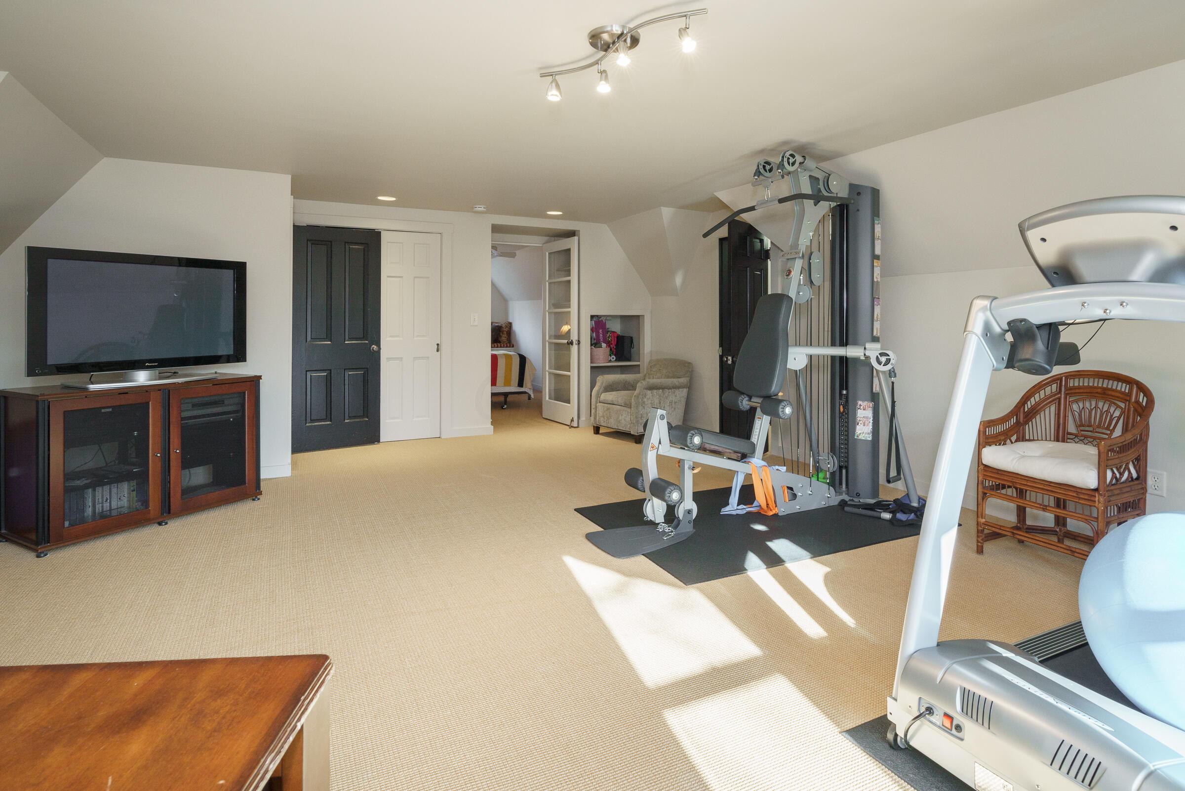 117 E Deshler Avenue