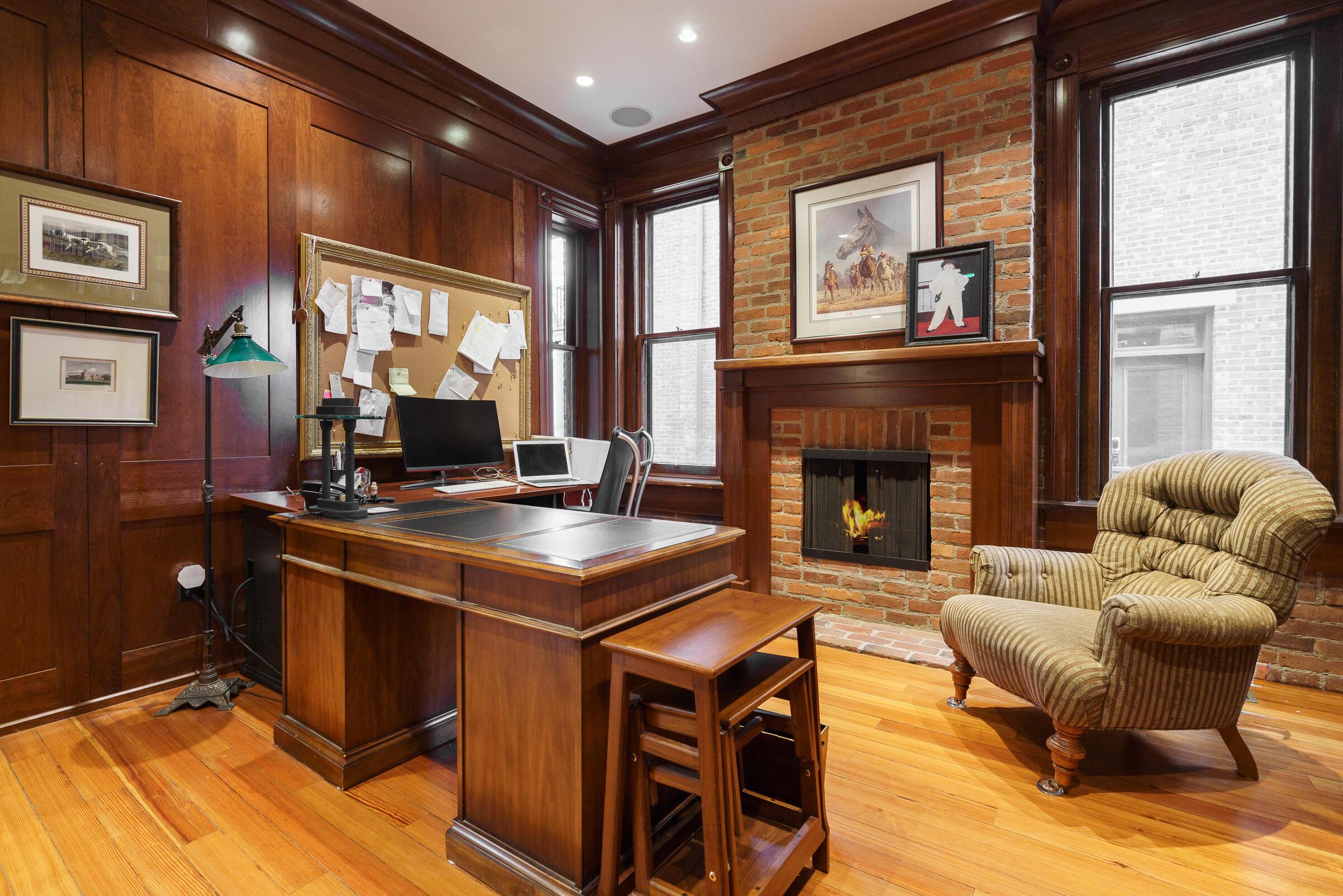 117 E Deshler Avenue