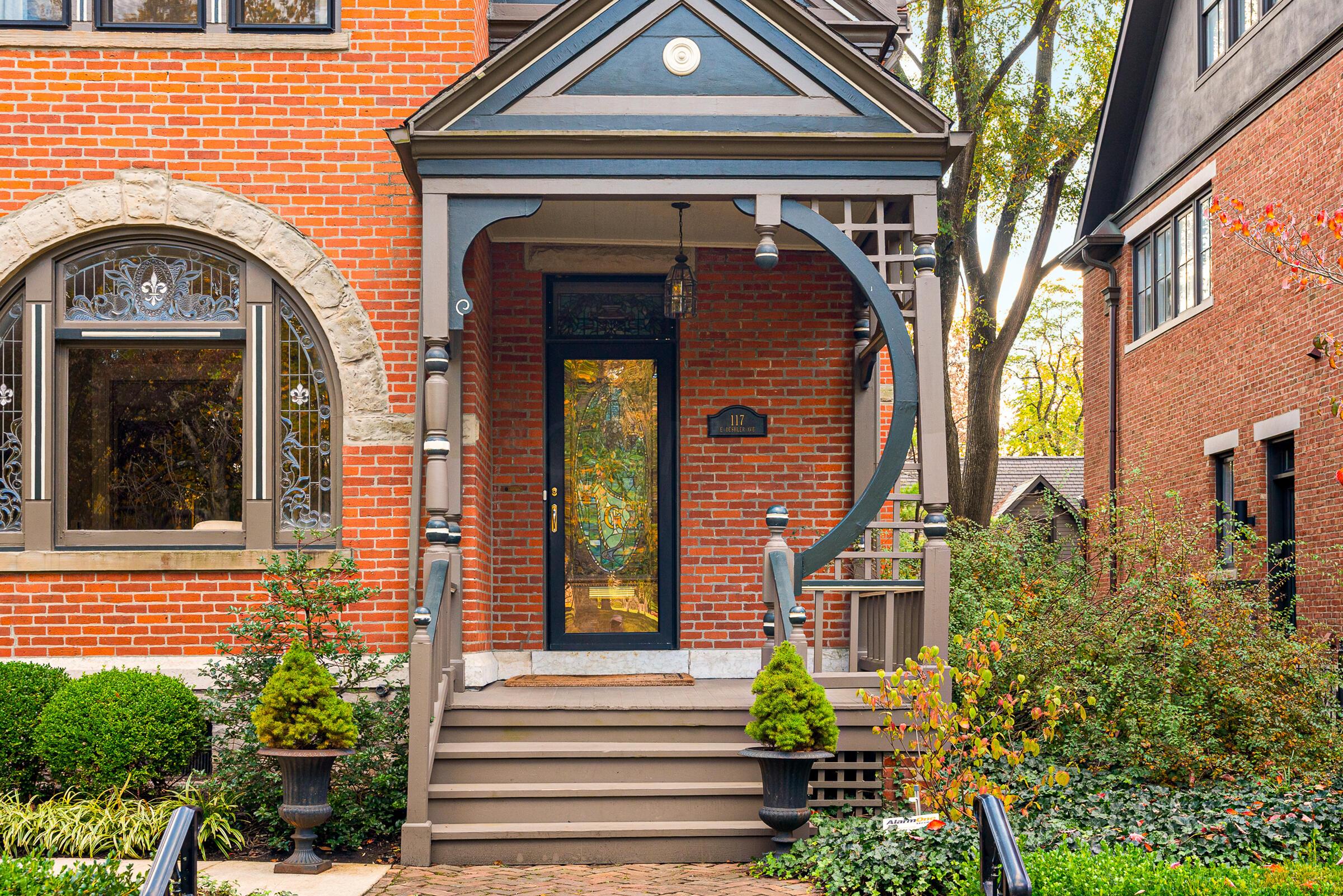 117 E Deshler Avenue