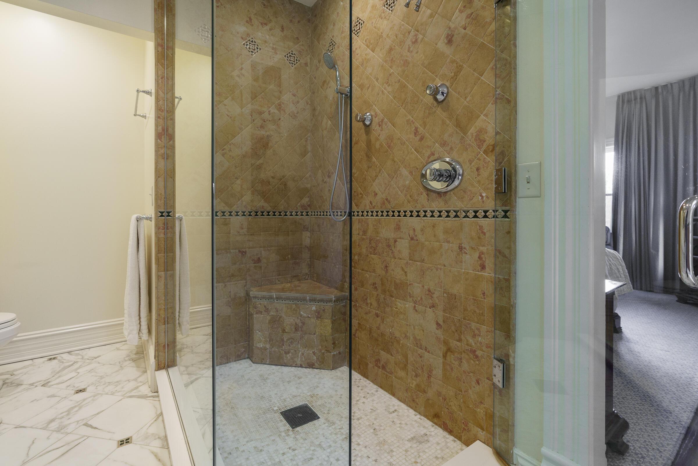 117 E Deshler Avenue