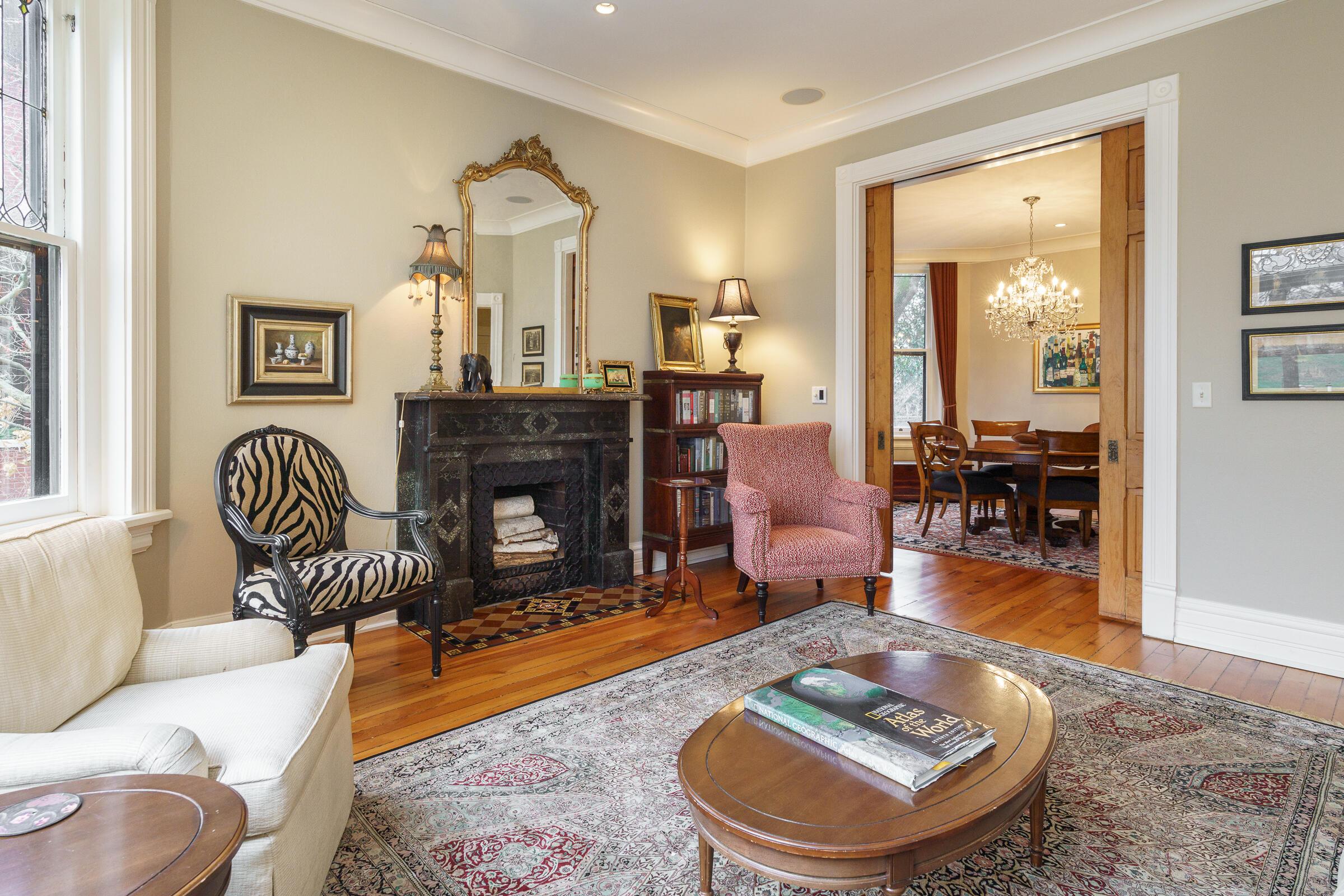 117 E Deshler Avenue