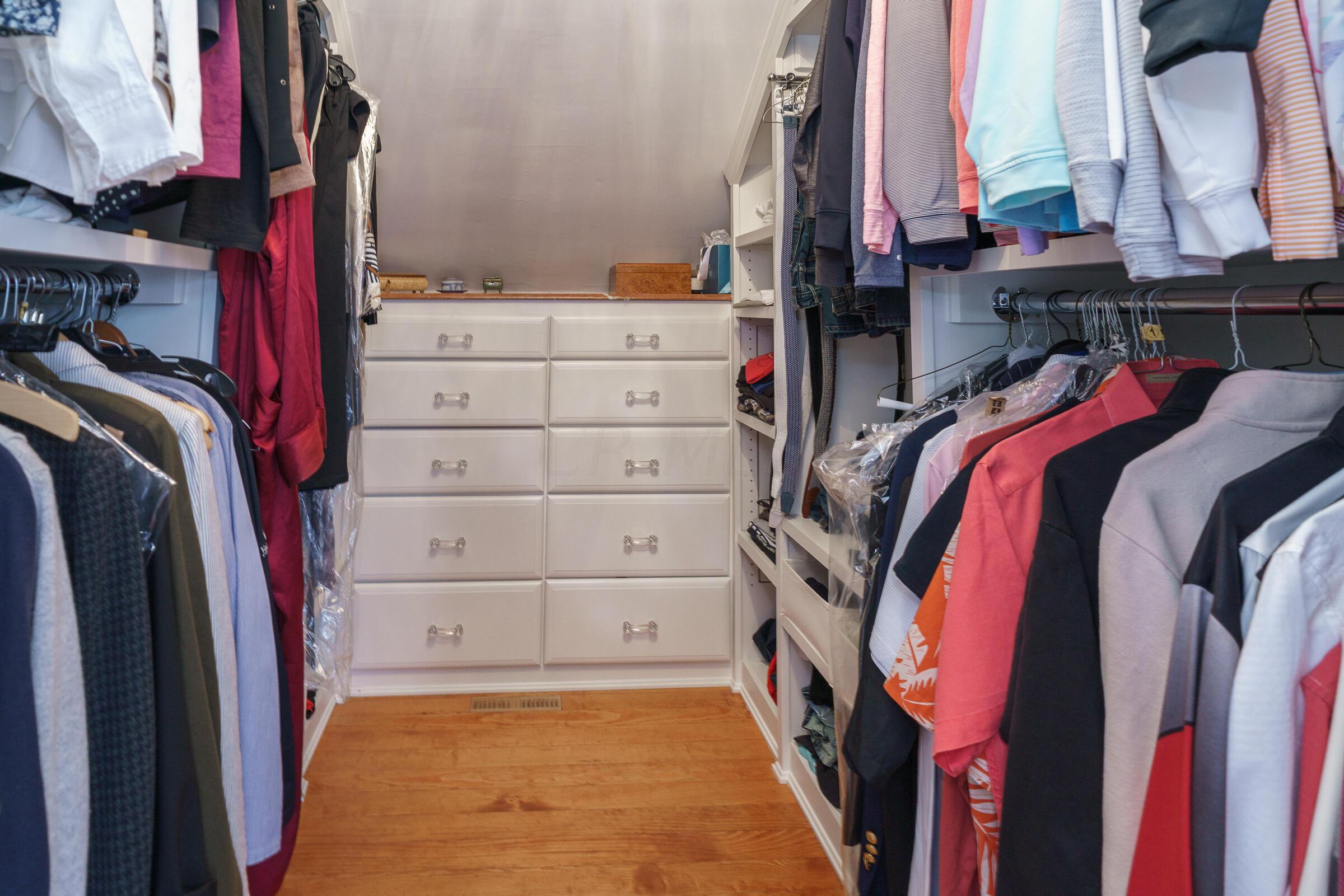 117 E Deshler Avenue