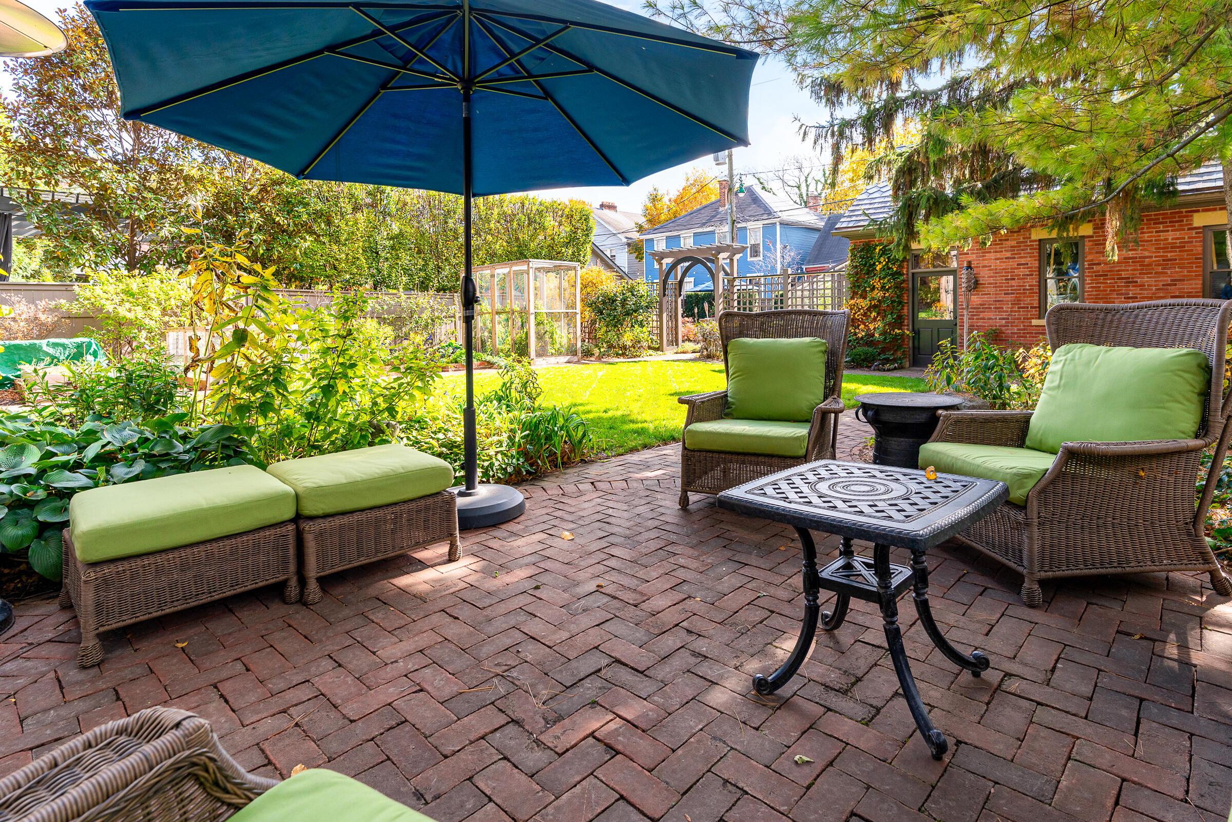 117 E Deshler Avenue