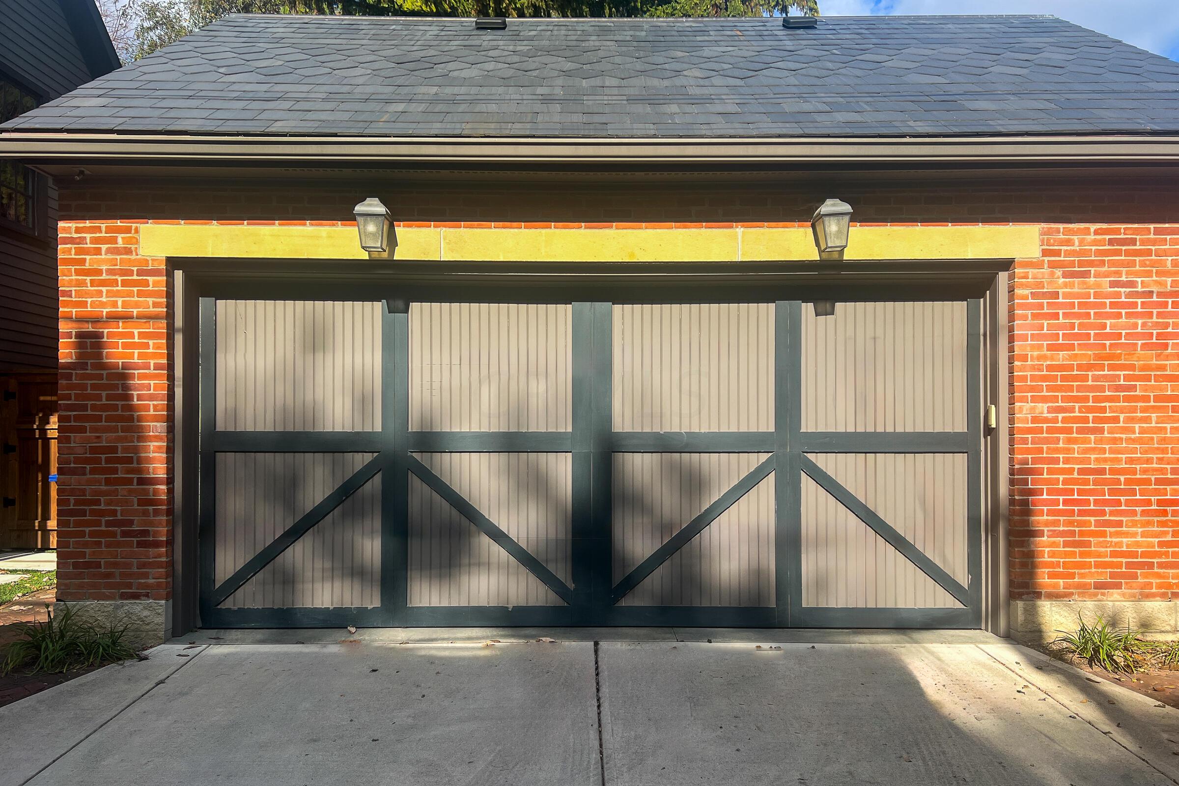 117 E Deshler Avenue