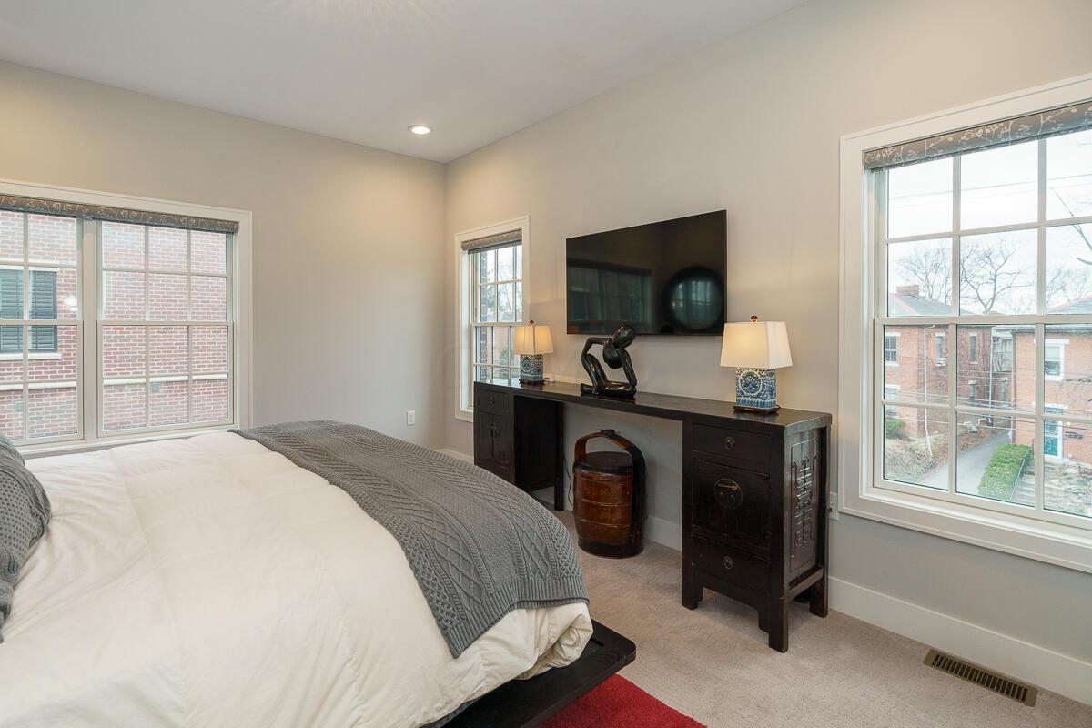 53 W Whittier Street