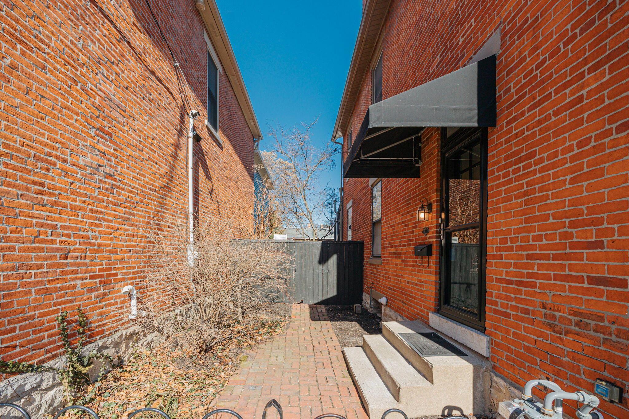 184 E Kossuth Street