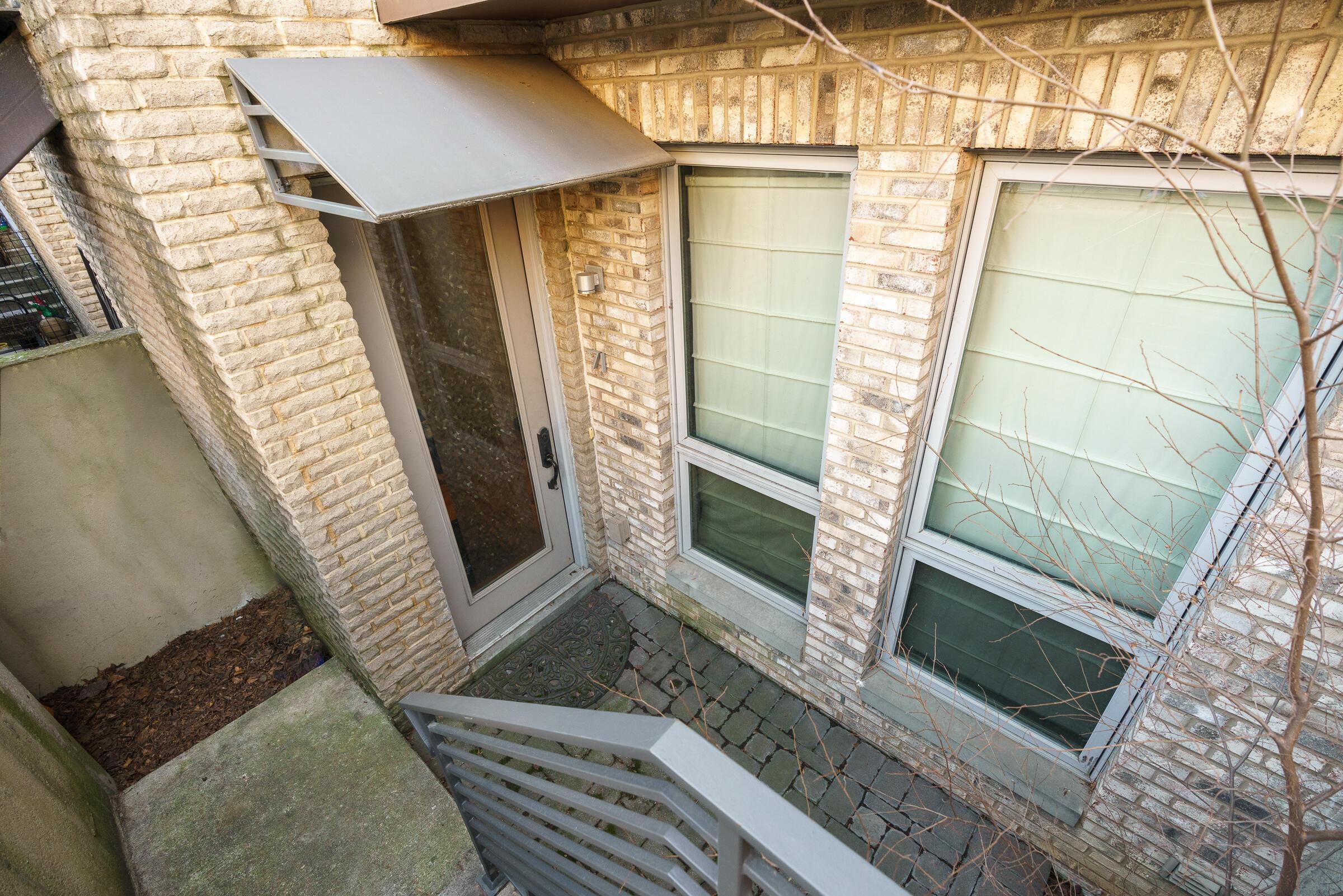 71 N 5th Street, G16