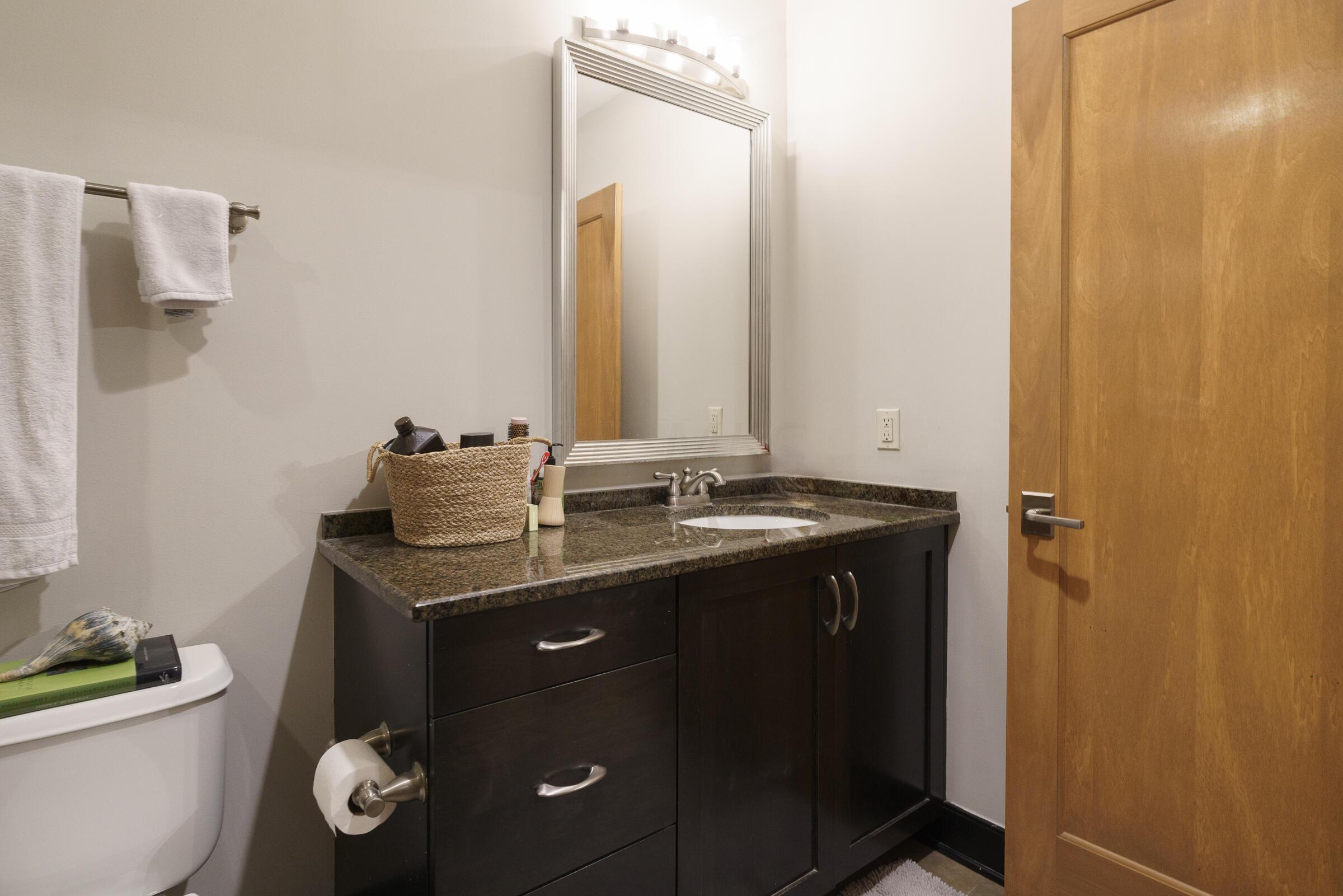 71 N 5th Street, G16