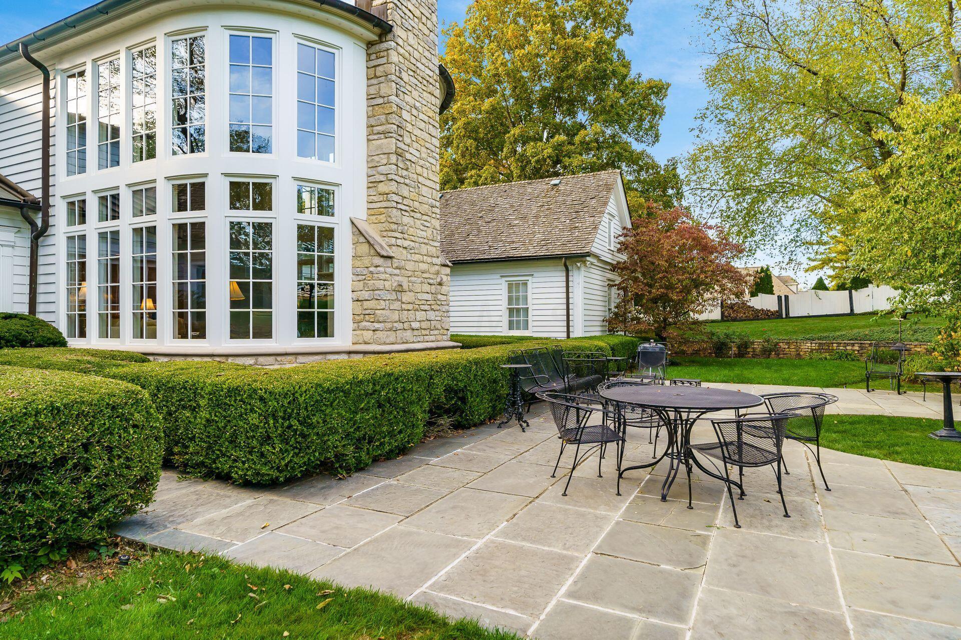 5580 Riverside Drive