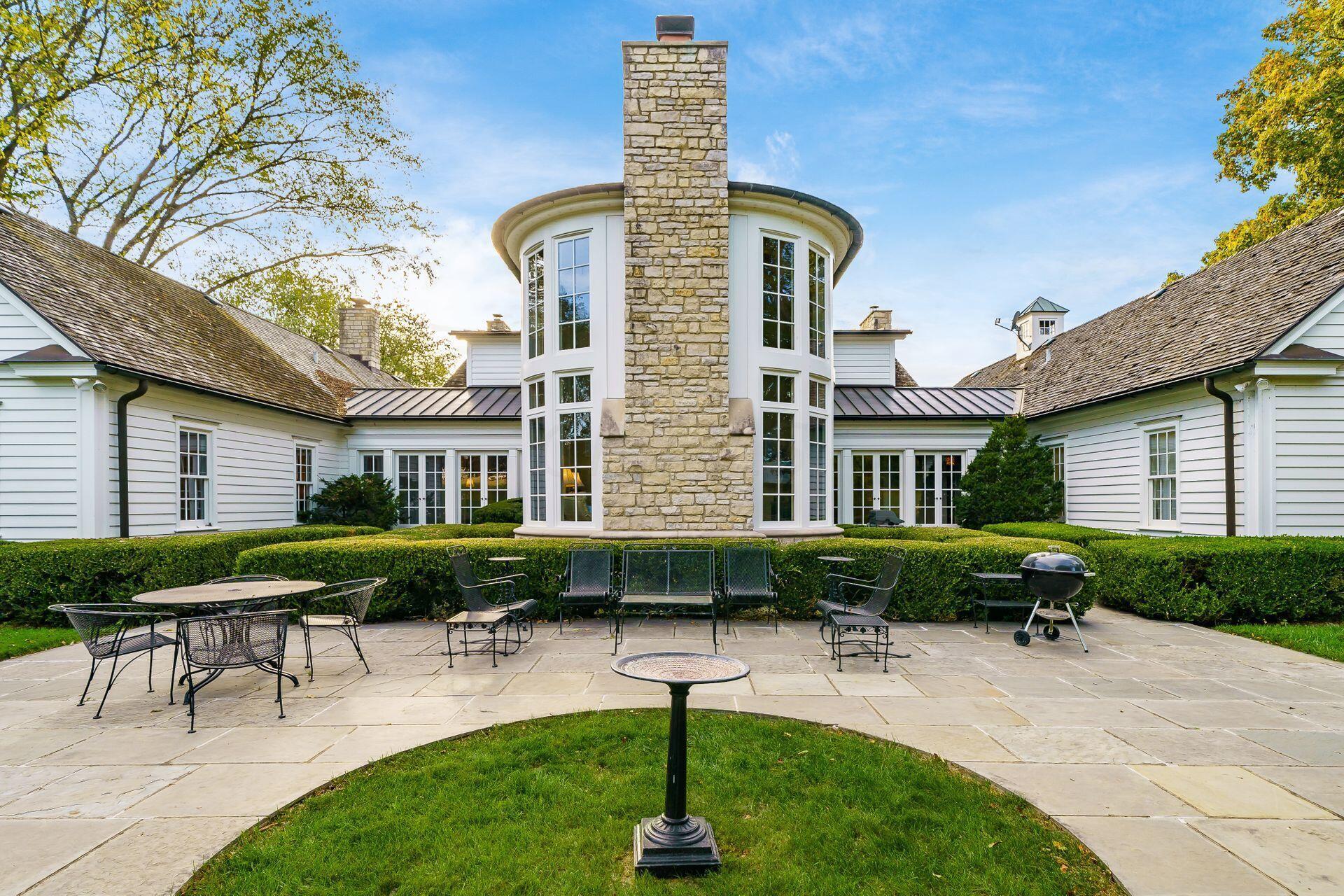 5580 Riverside Drive