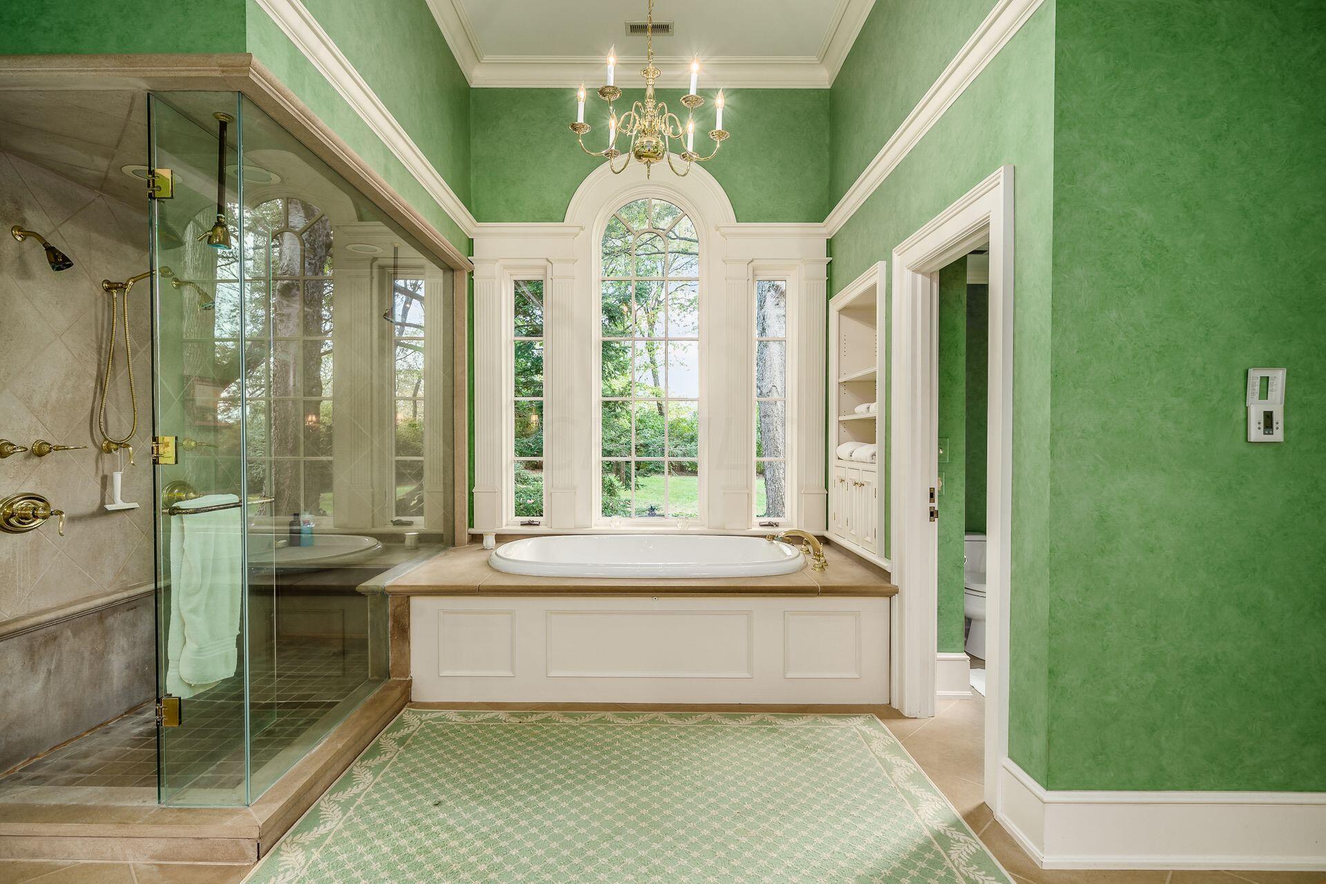 5580 Riverside Drive