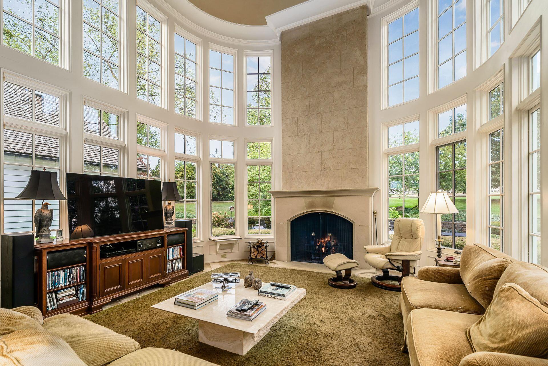 5580 Riverside Drive