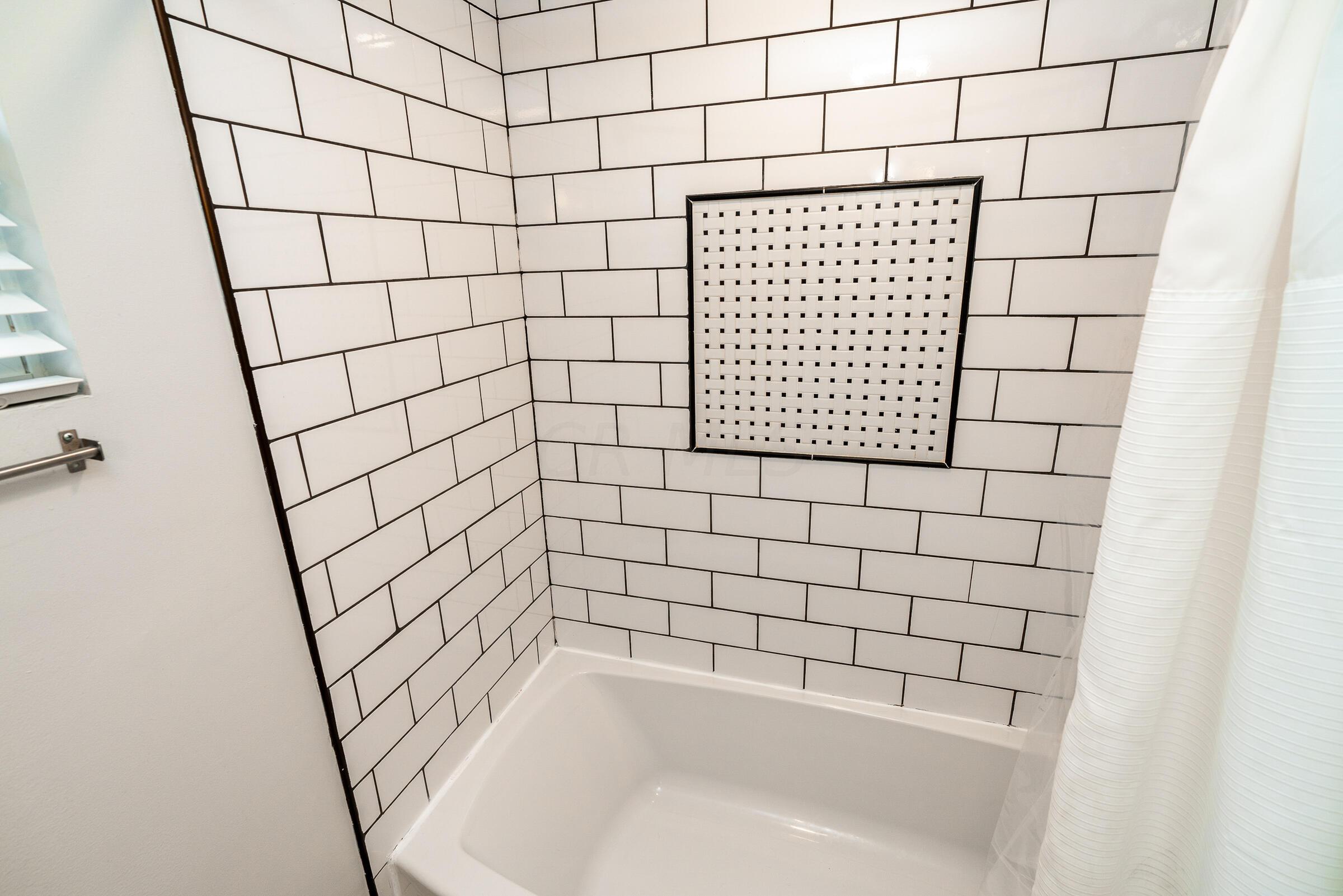 2605 E Livingston Avenue