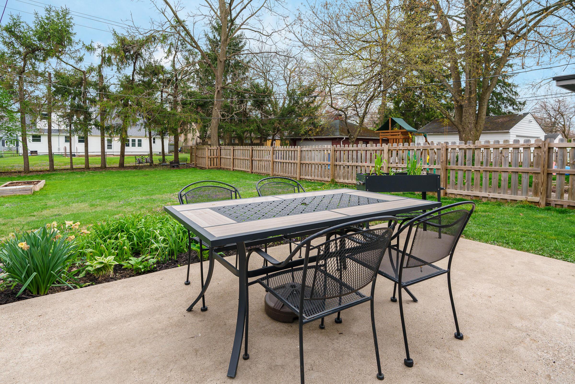 2605 E Livingston Avenue