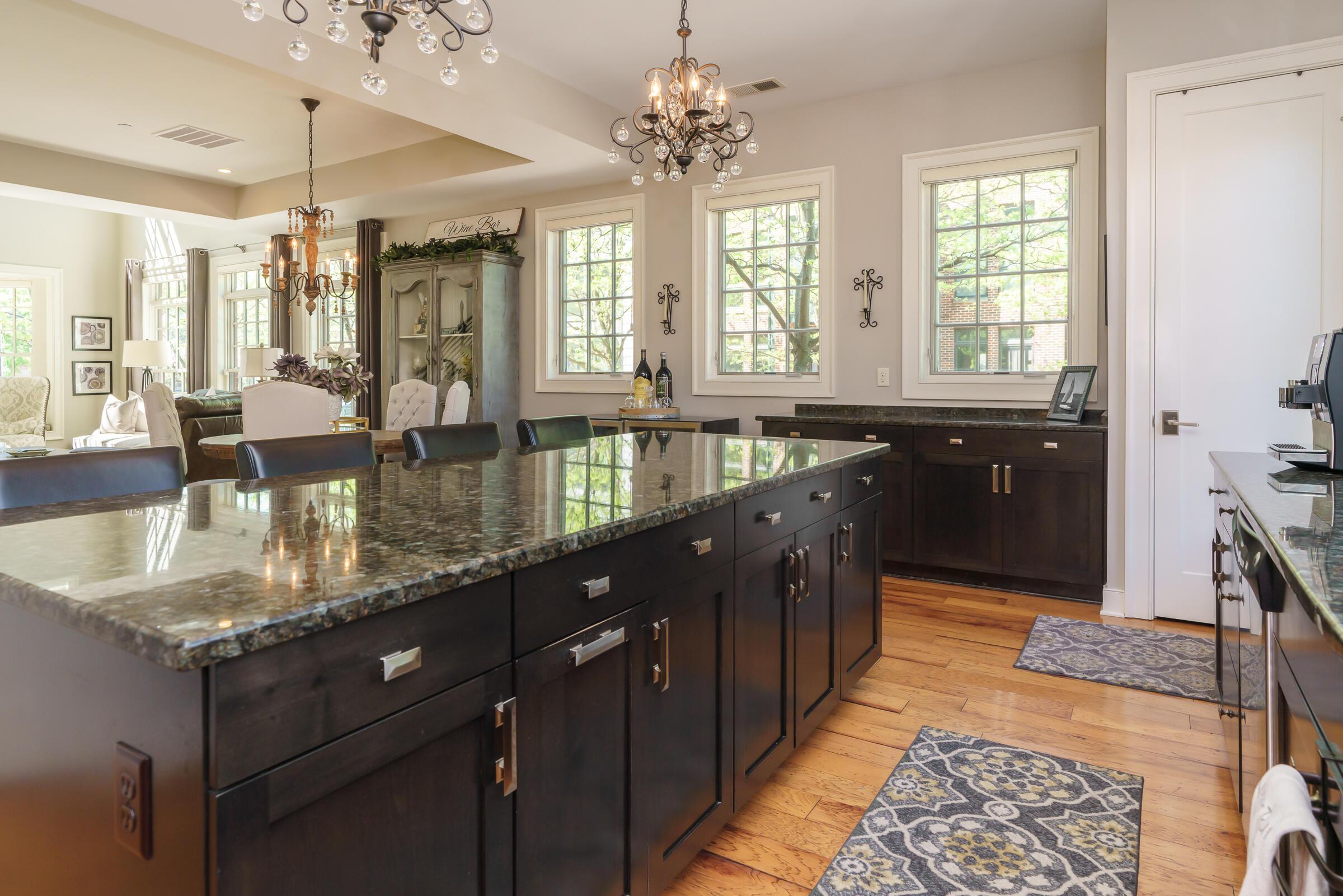 218 E Gay Street, TH25