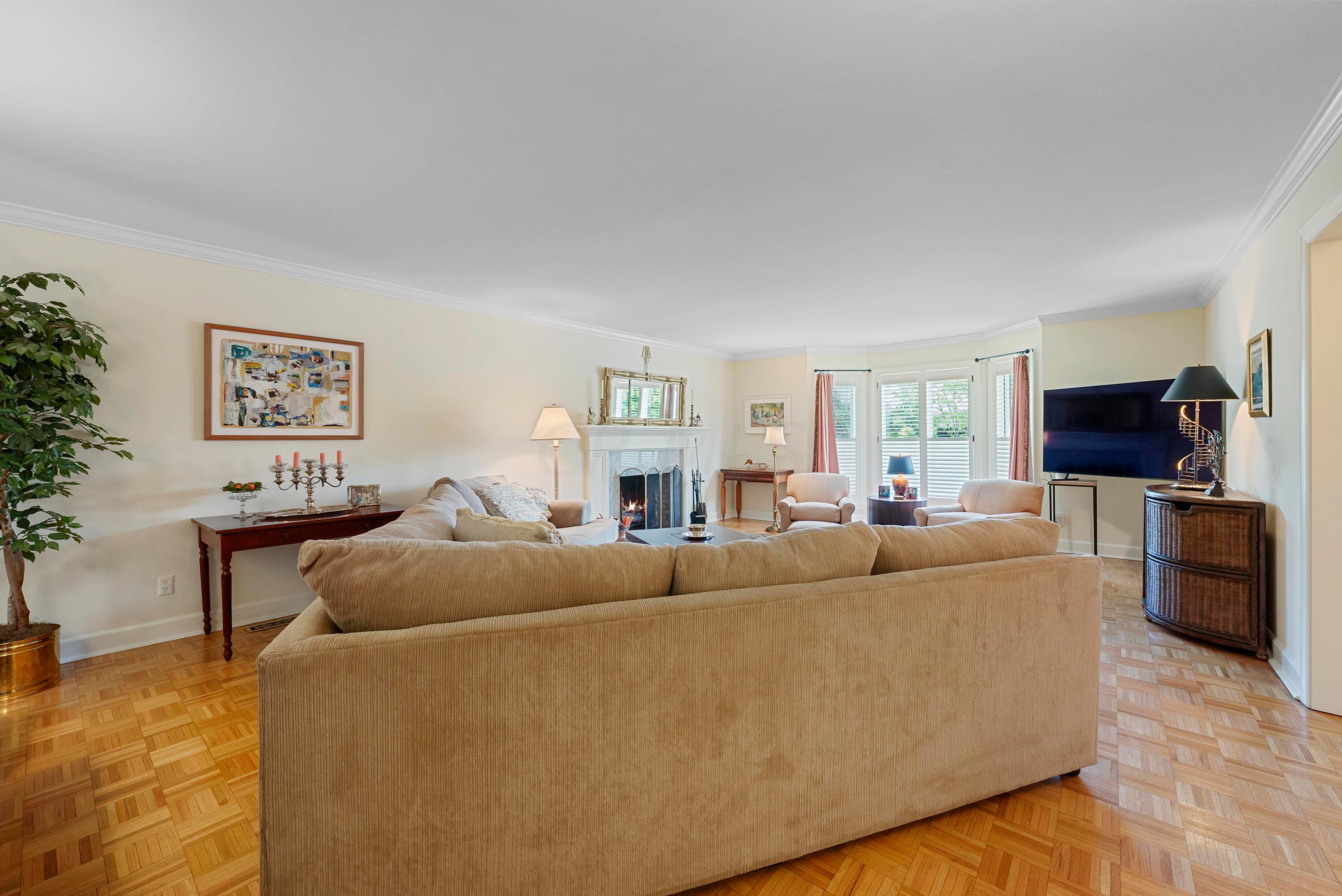 5677 Notre Dame Place, 4