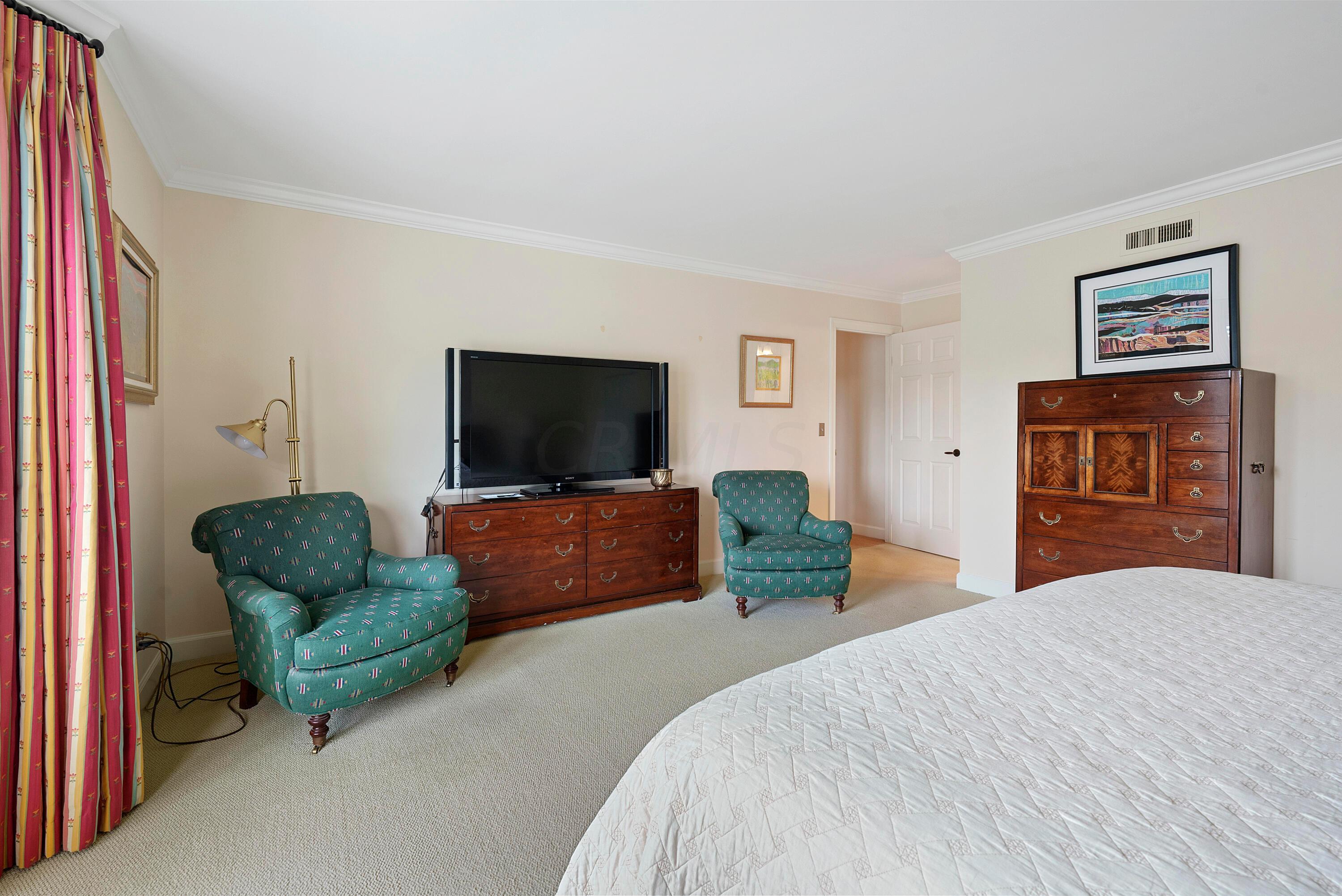 5677 Notre Dame Place, 4