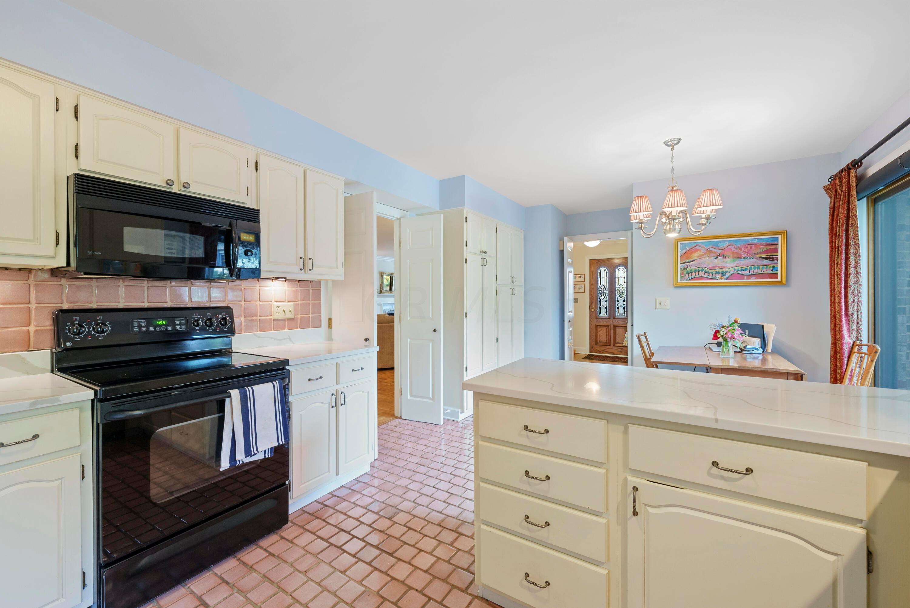 5677 Notre Dame Place, 4