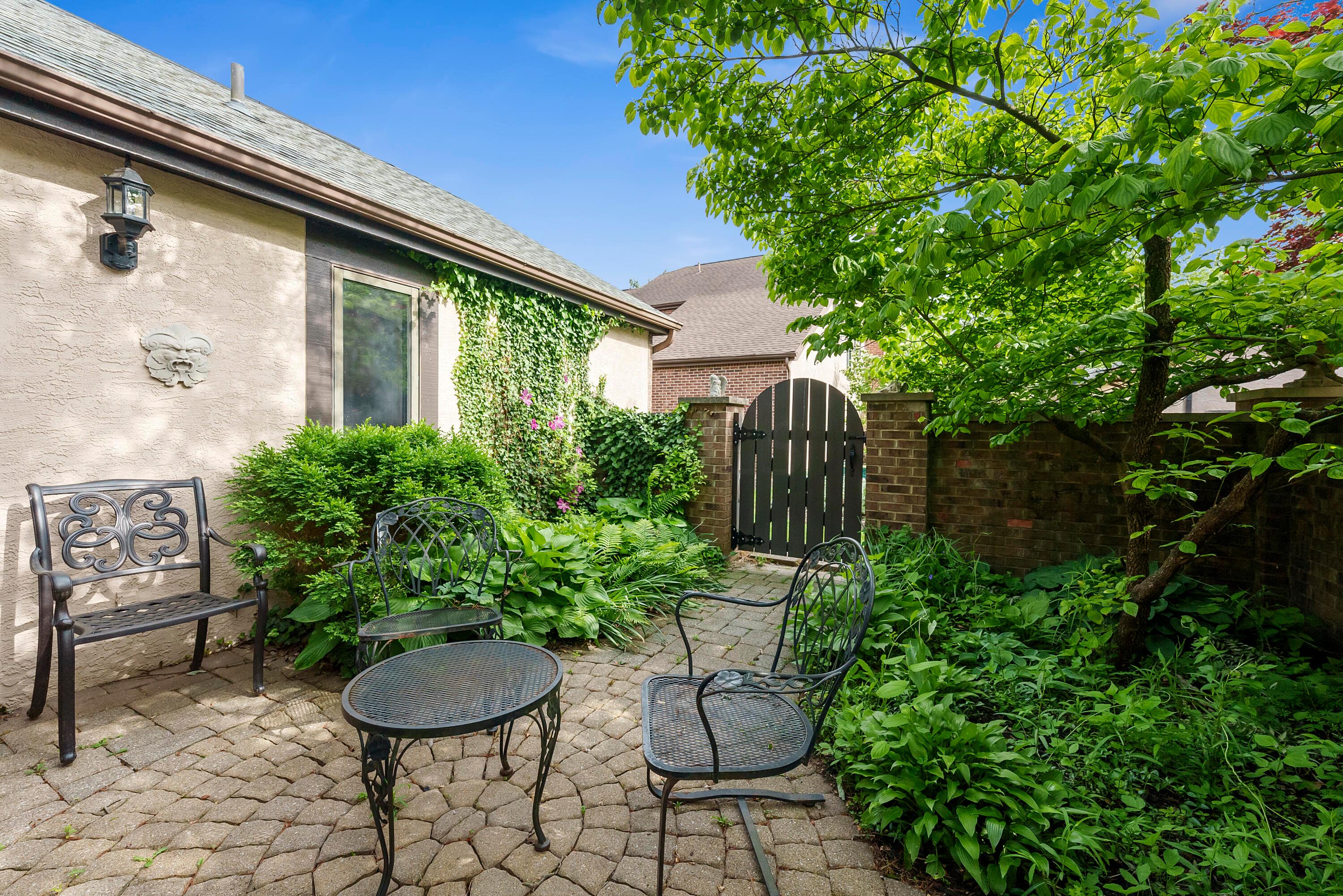 5677 Notre Dame Place, 4