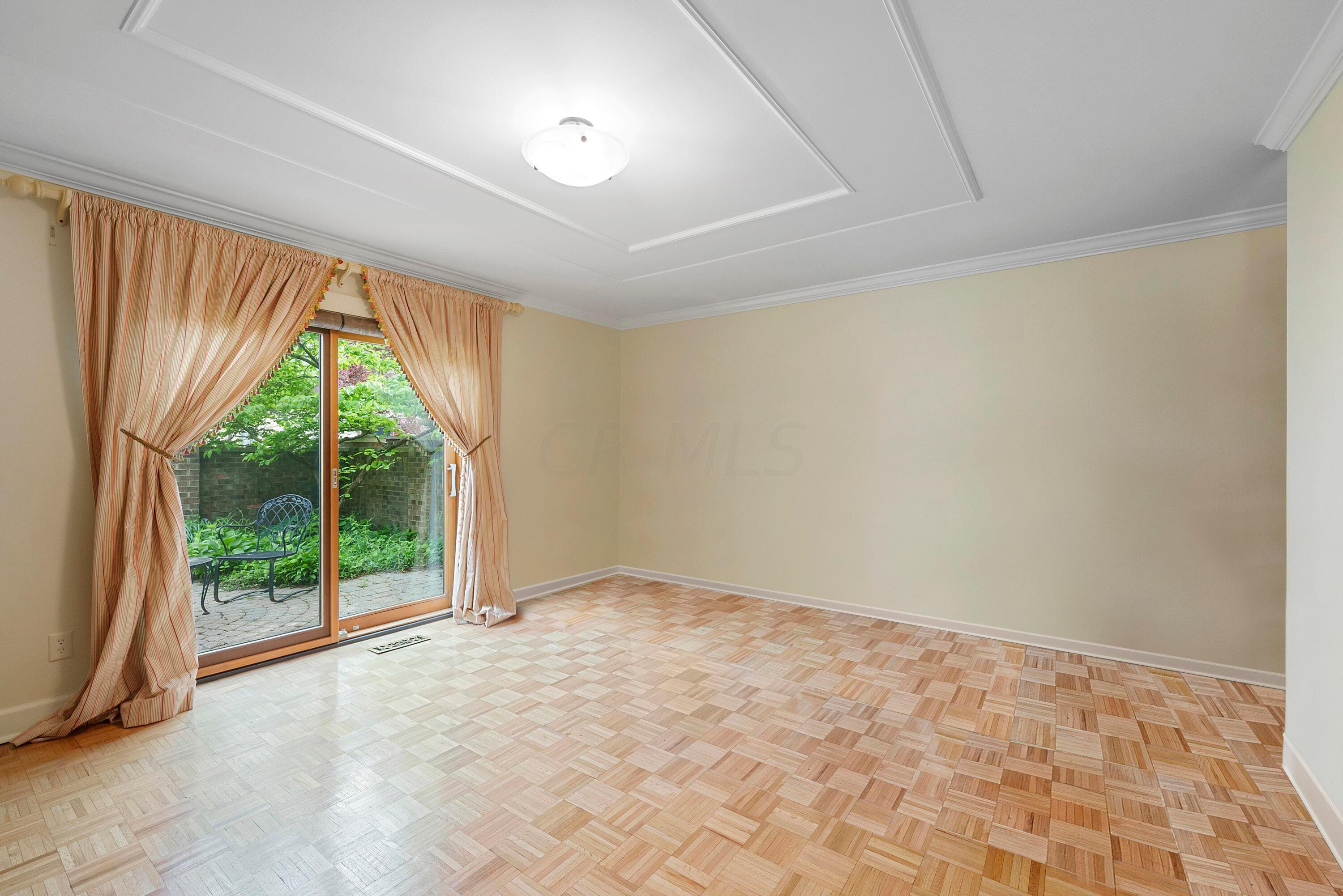 5677 Notre Dame Place, 4