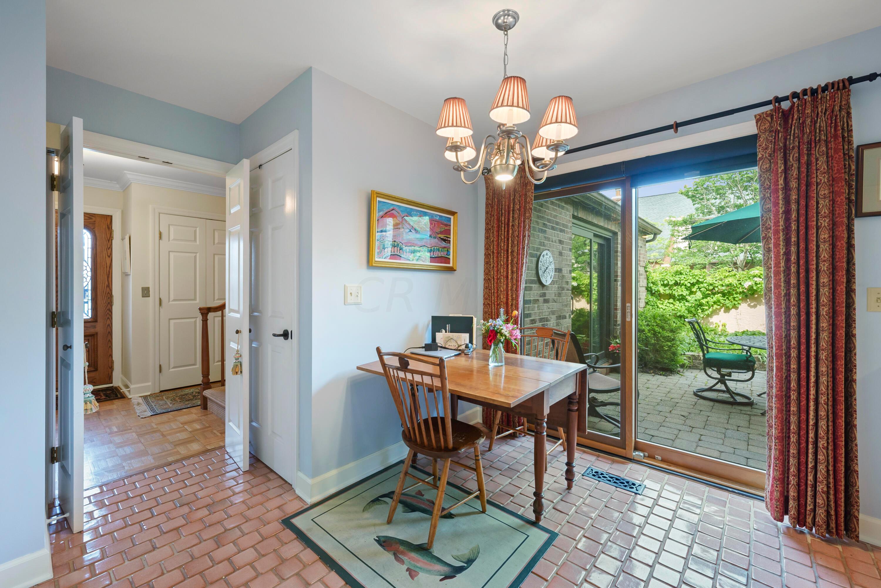 5677 Notre Dame Place, 4