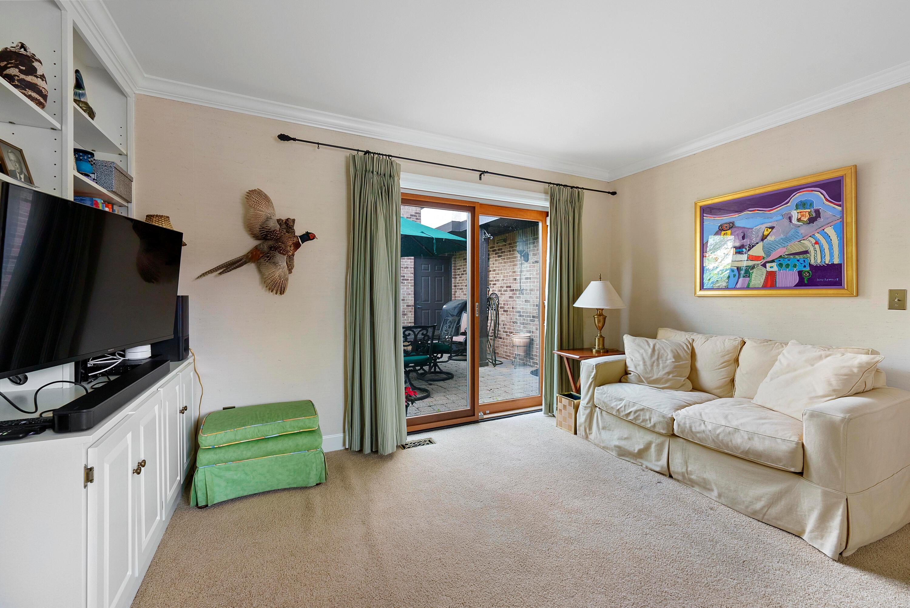 5677 Notre Dame Place, 4