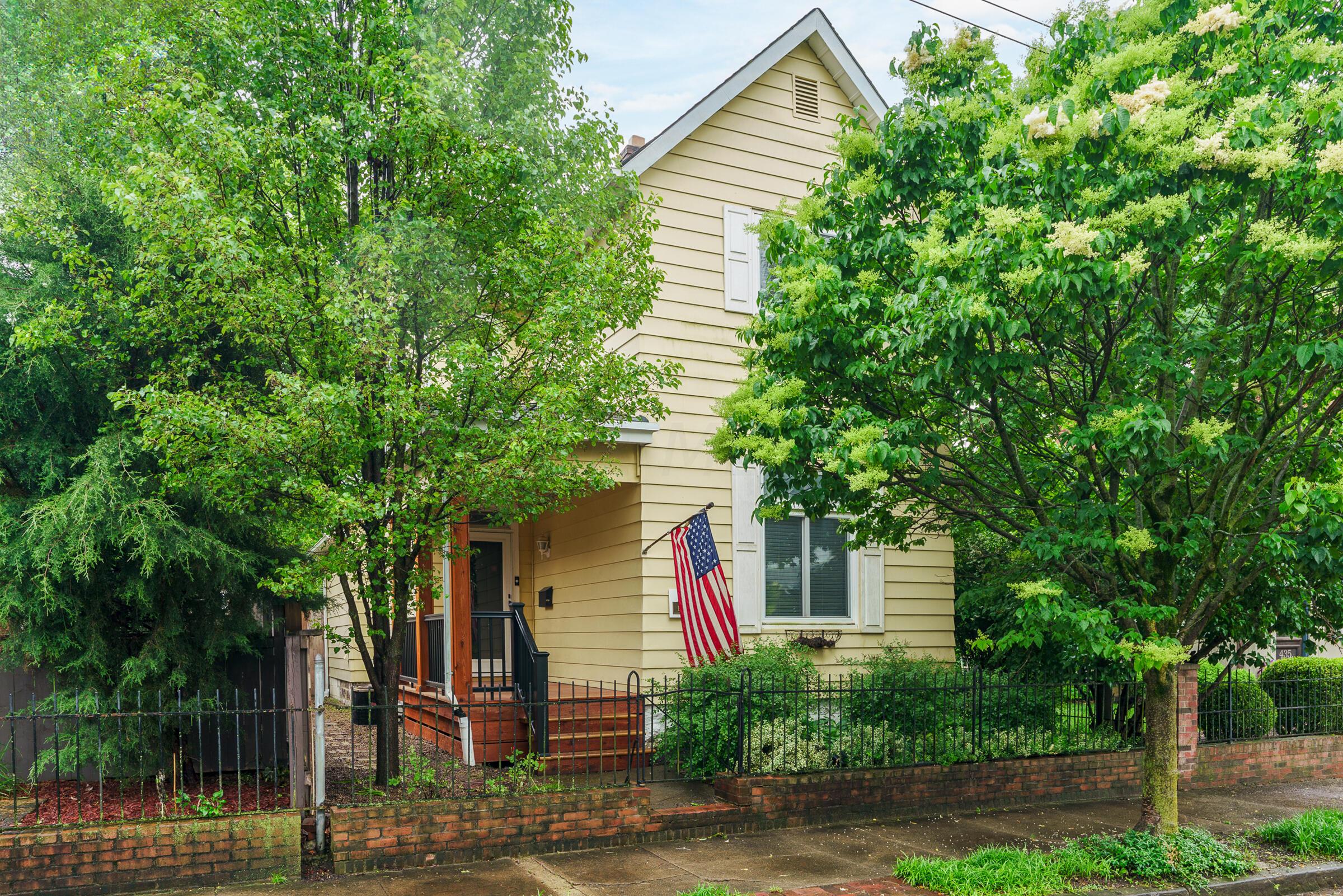 439 E Kossuth Street