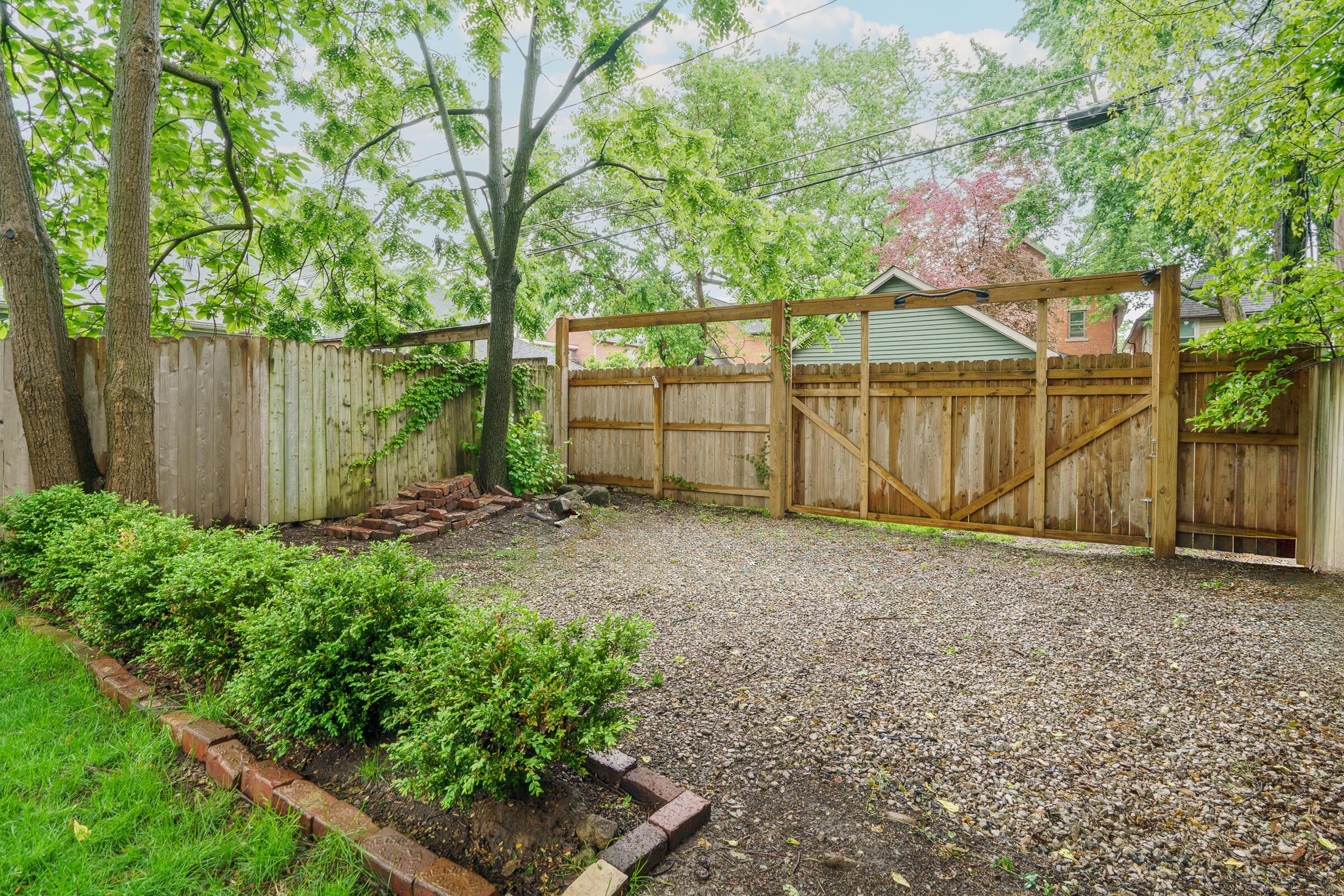 439 E Kossuth Street