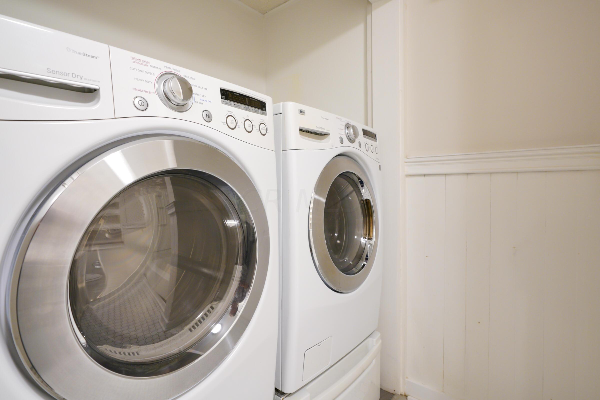 439 E Kossuth Street