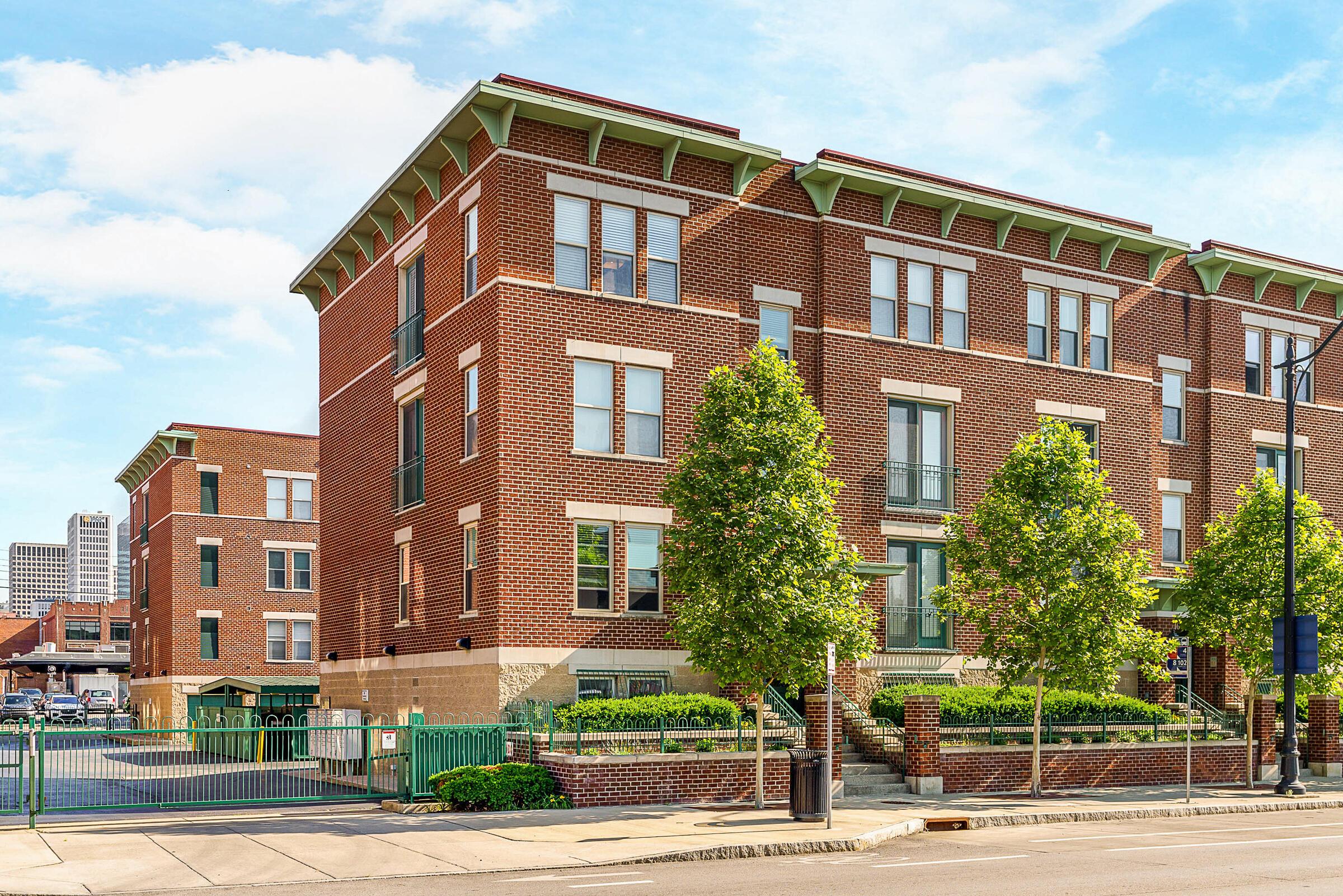 110 E Mound Street, 3