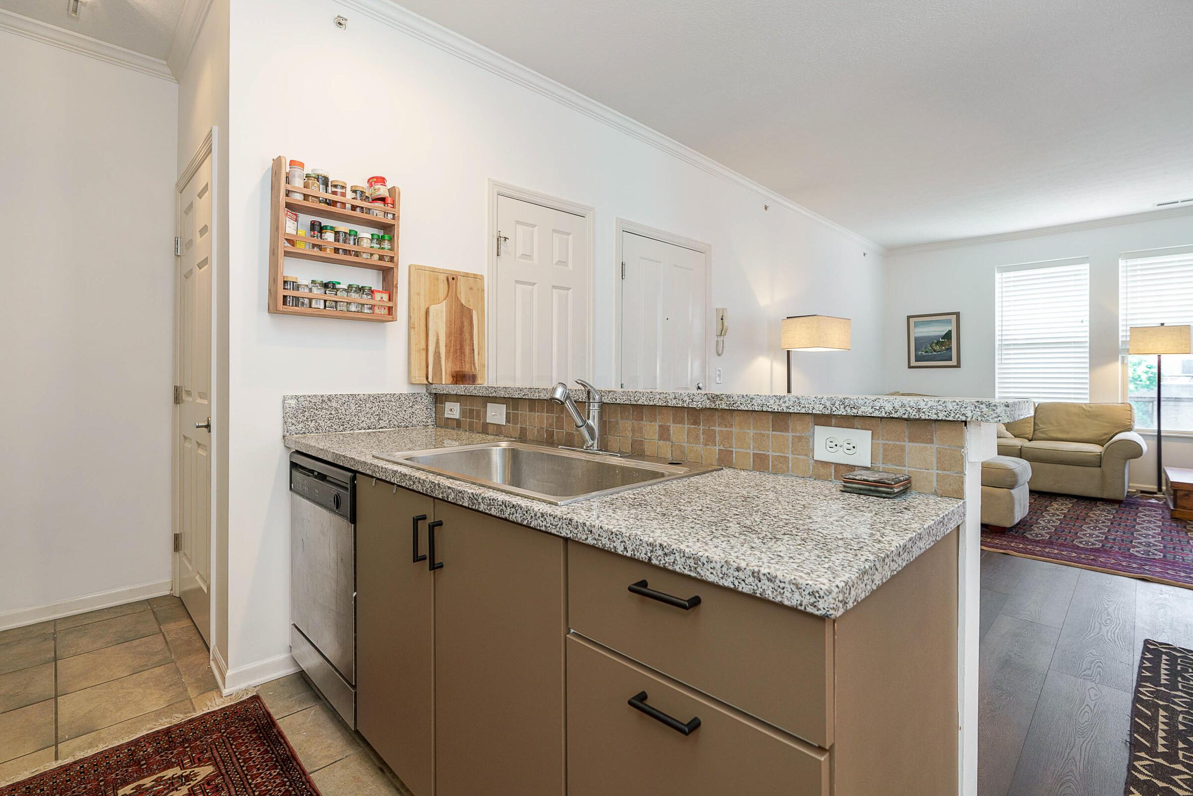 110 E Mound Street, 3