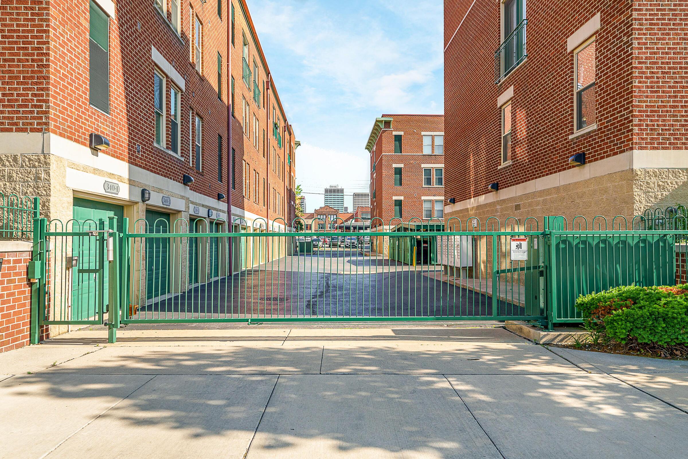 110 E Mound Street, 3