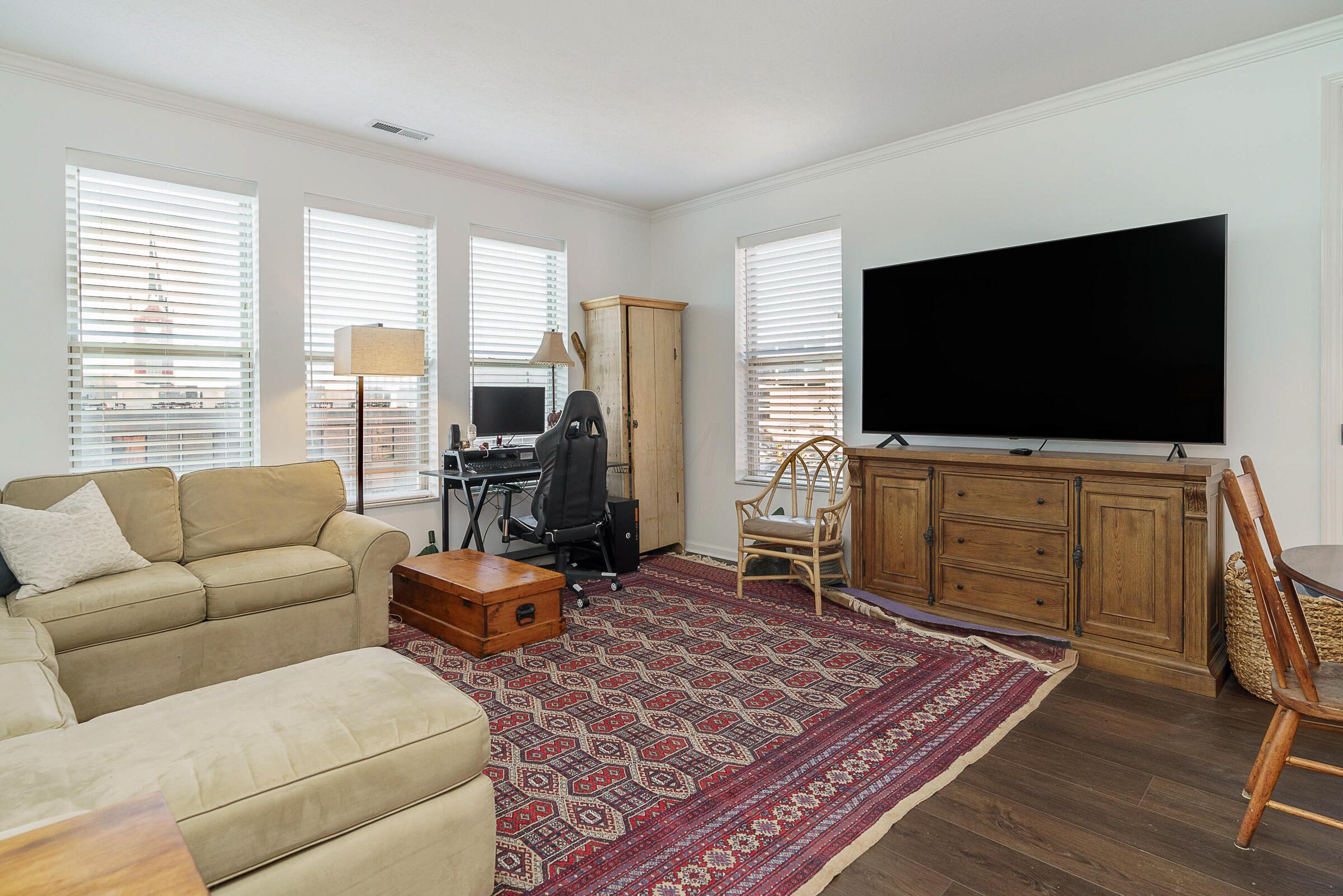 110 E Mound Street, 3