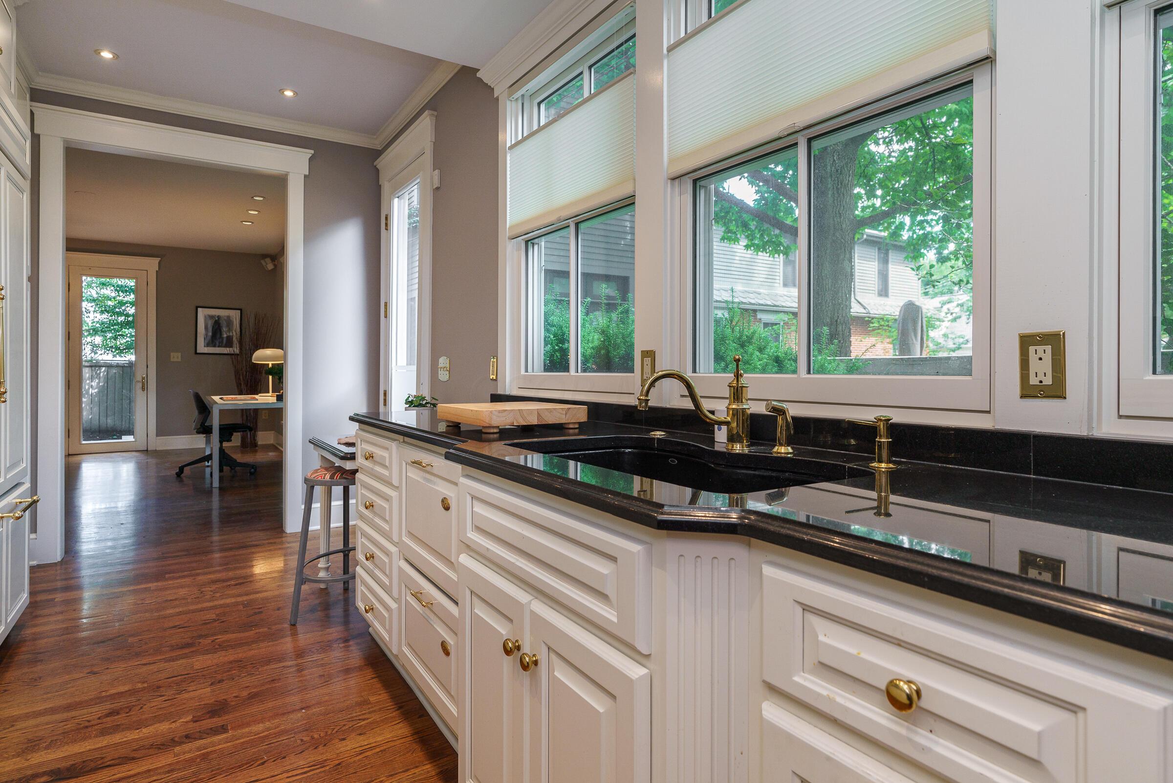 808 S Lazelle Street