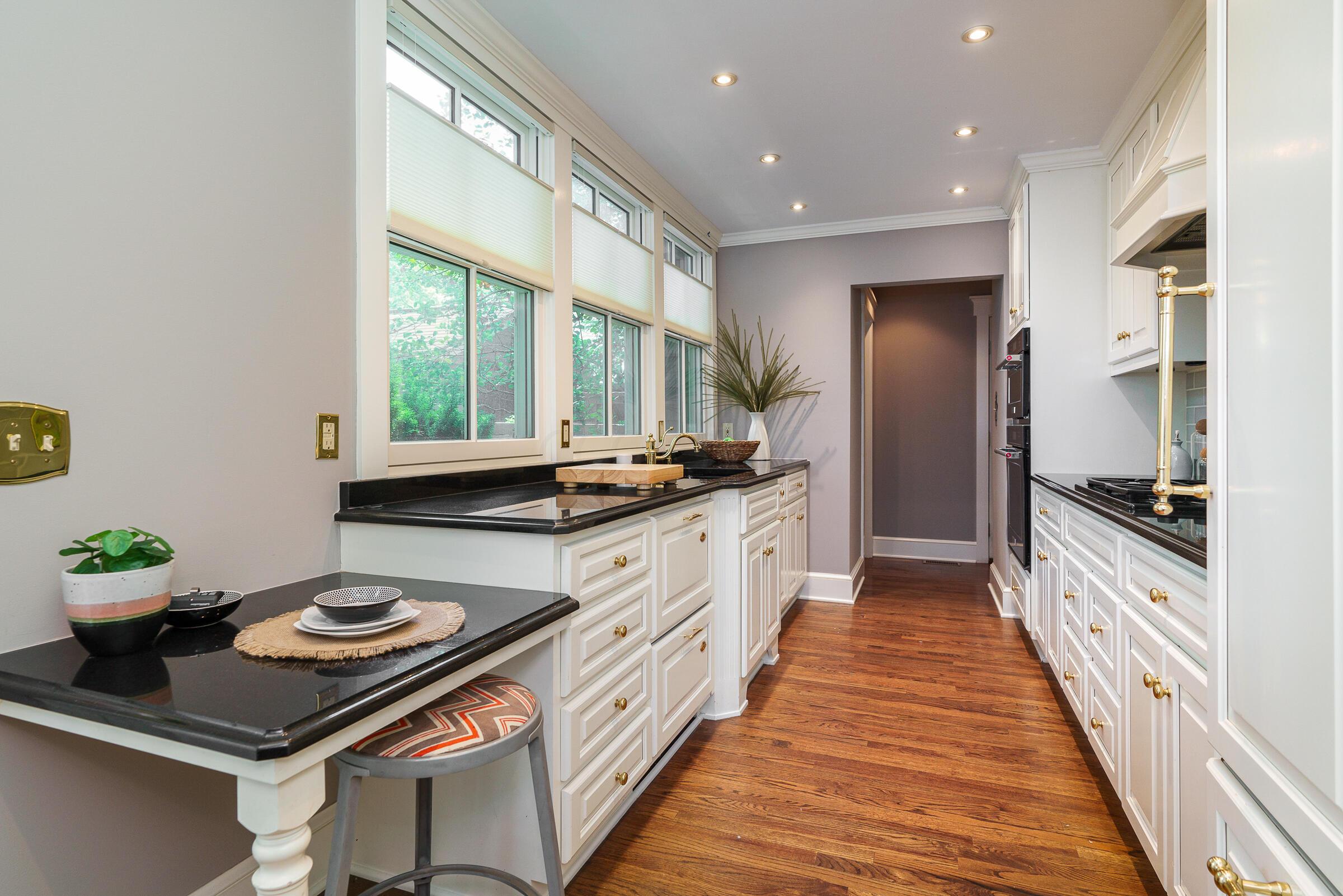 808 S Lazelle Street