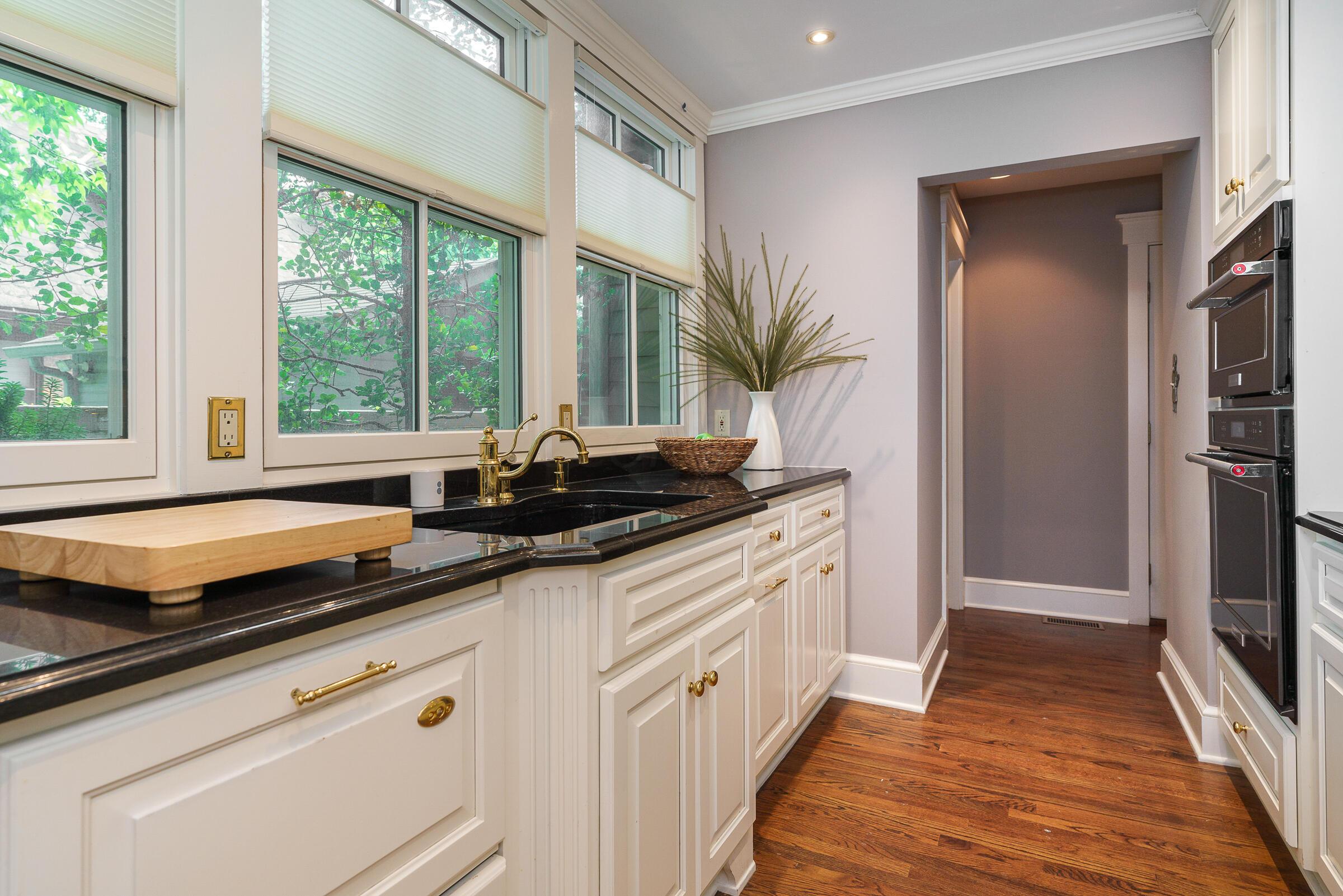 808 S Lazelle Street