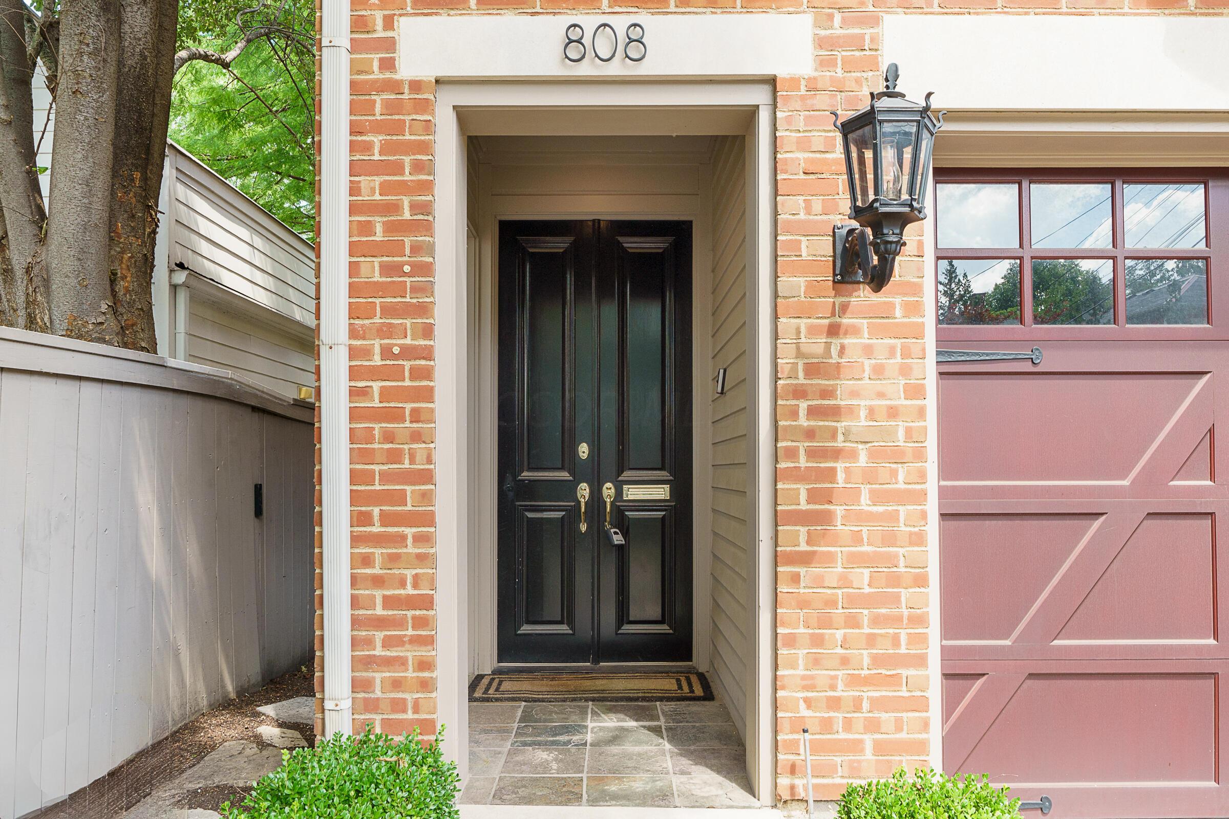 808 S Lazelle Street