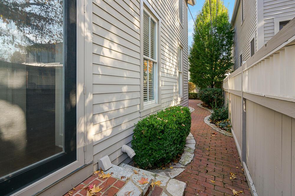 808 S Lazelle Street