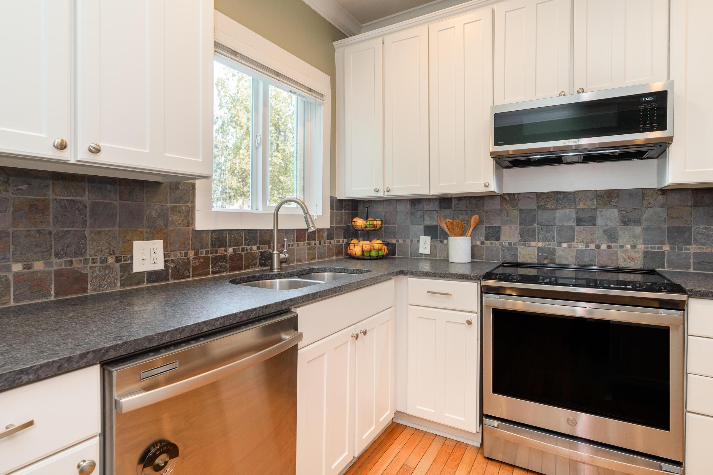 1079 Pennsylvania Avenue