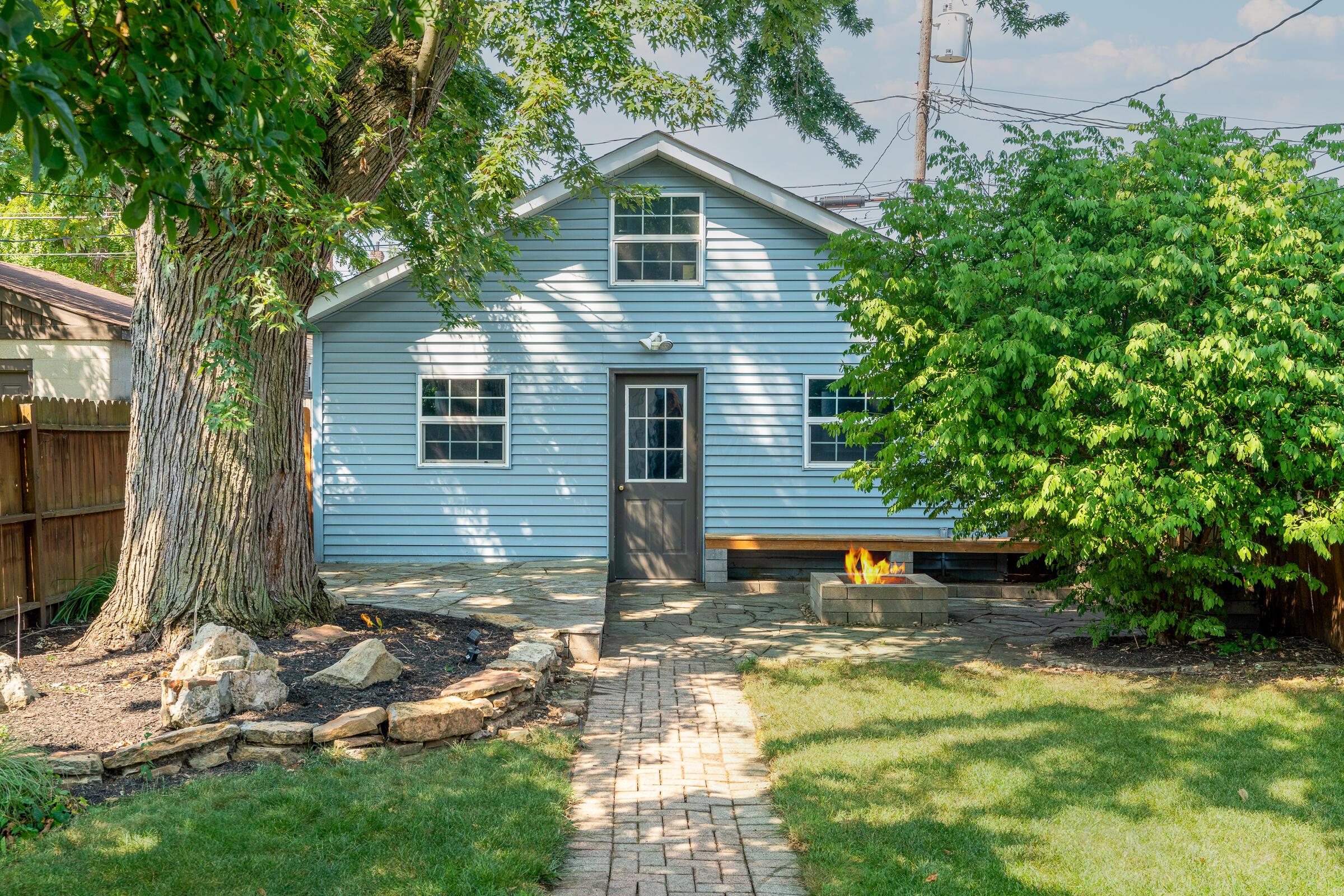 1079 Pennsylvania Avenue